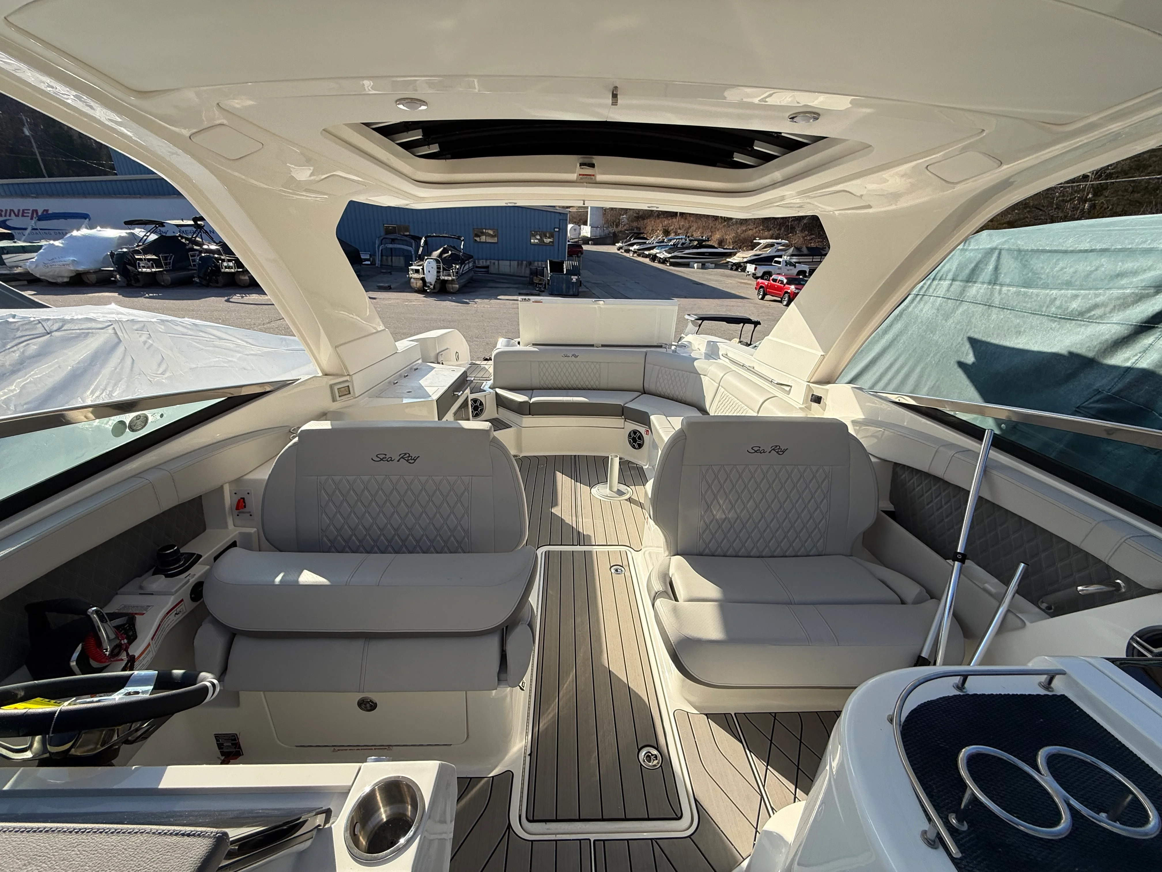 2026 Sea Ray SLX 350 Image Thumbnail #33