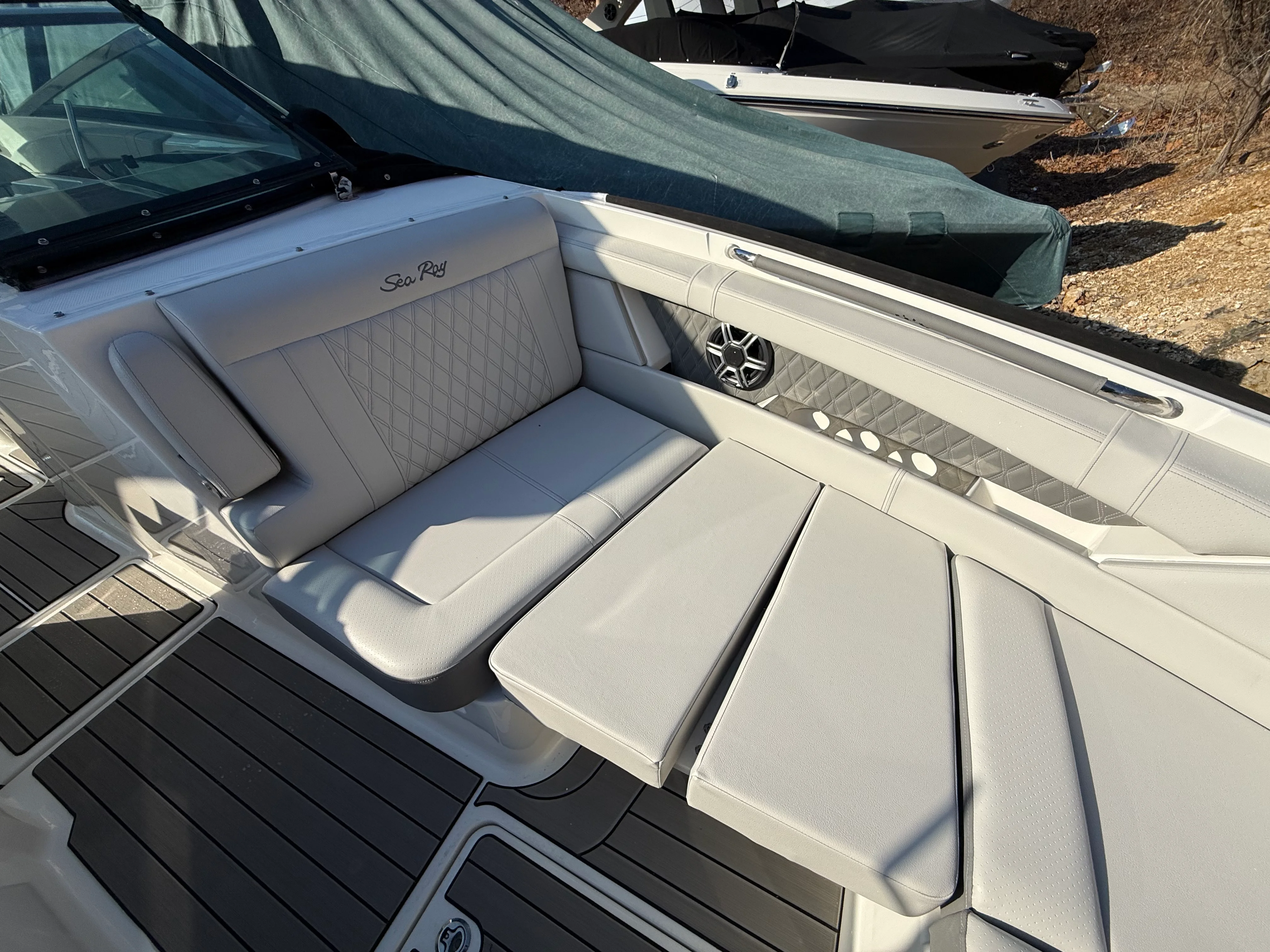 2026 Sea Ray SLX 350 Image Thumbnail #42