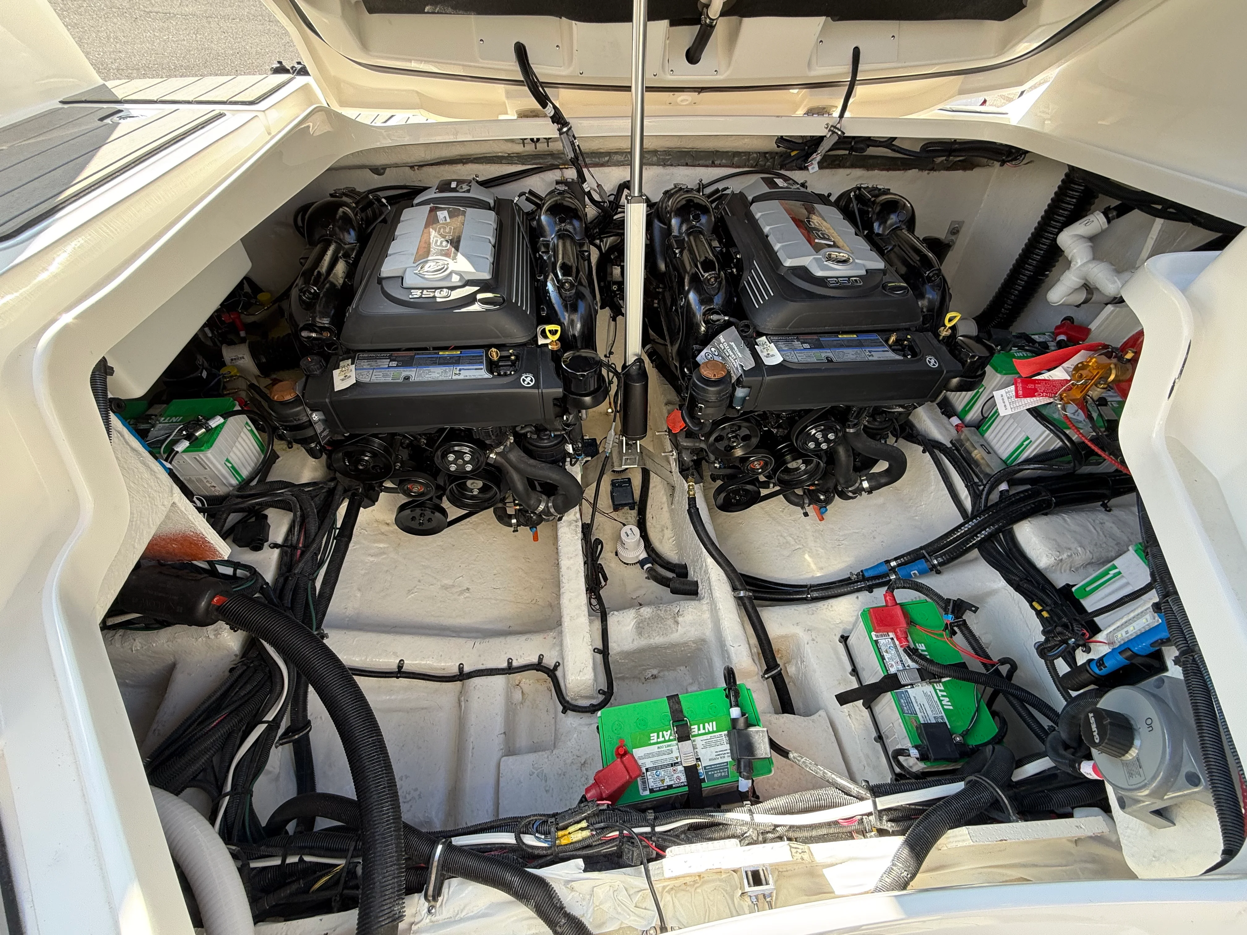 2026 Sea Ray SLX 350 Image Thumbnail #50