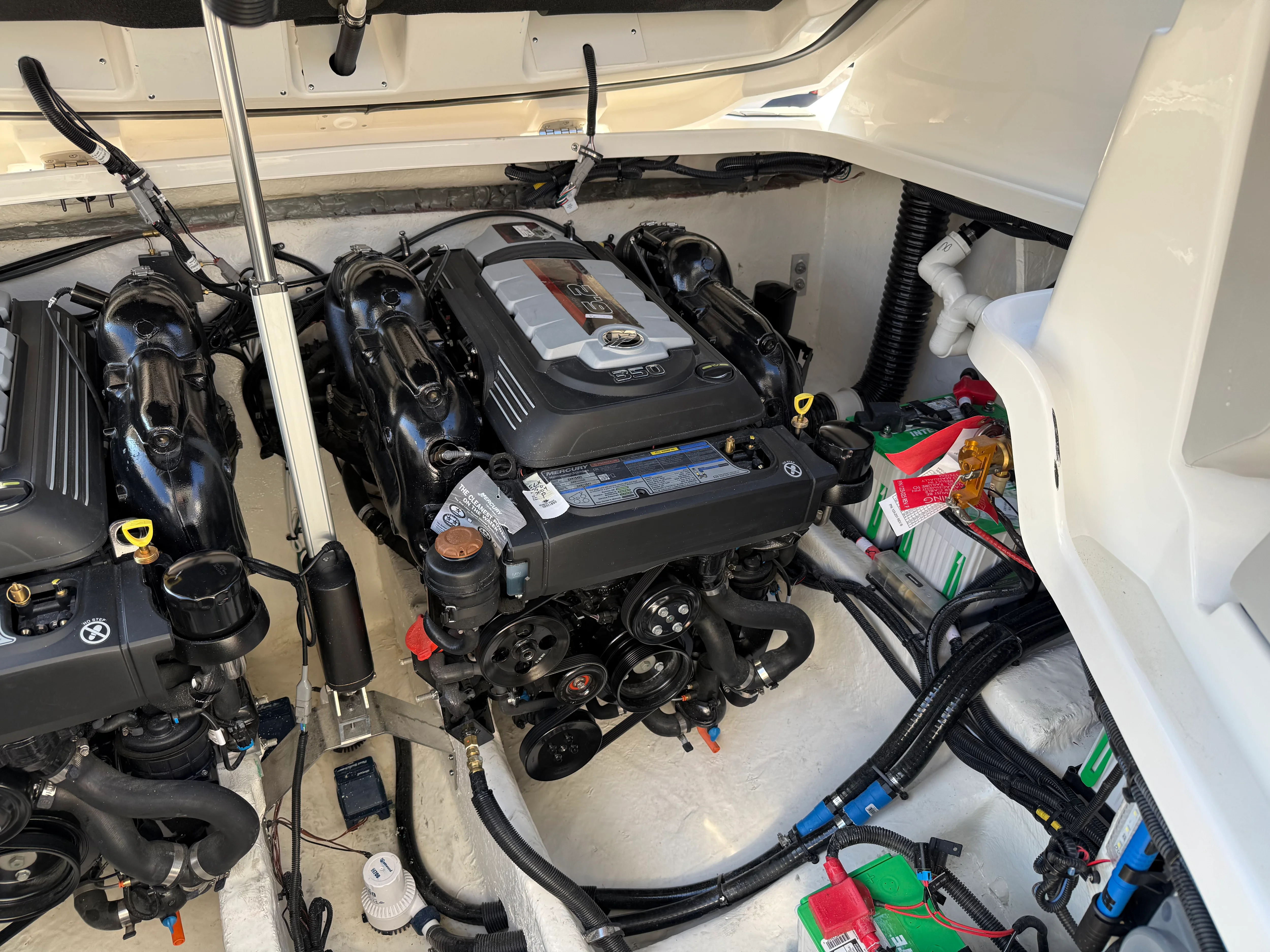 2026 Sea Ray SLX 350 Image Thumbnail #51