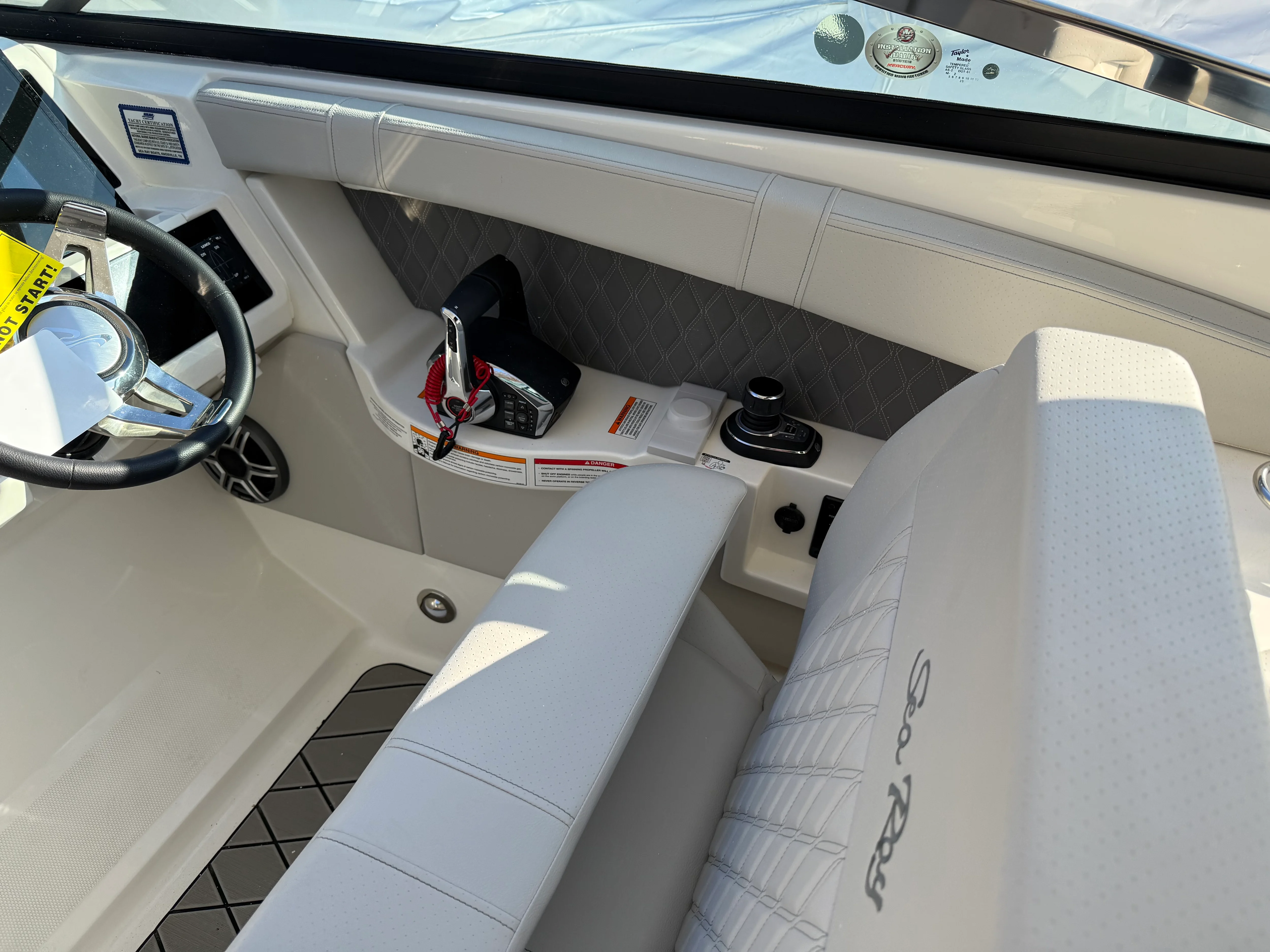 2026 Sea Ray SLX 350 Image Thumbnail #21