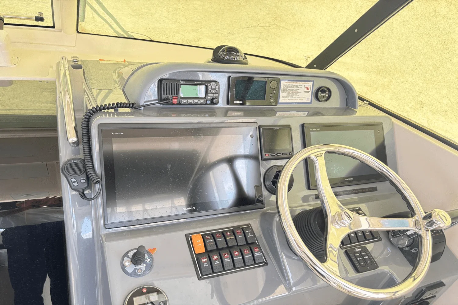 2013 Pursuit OS 345 OFFSHORE Image Thumbnail #9