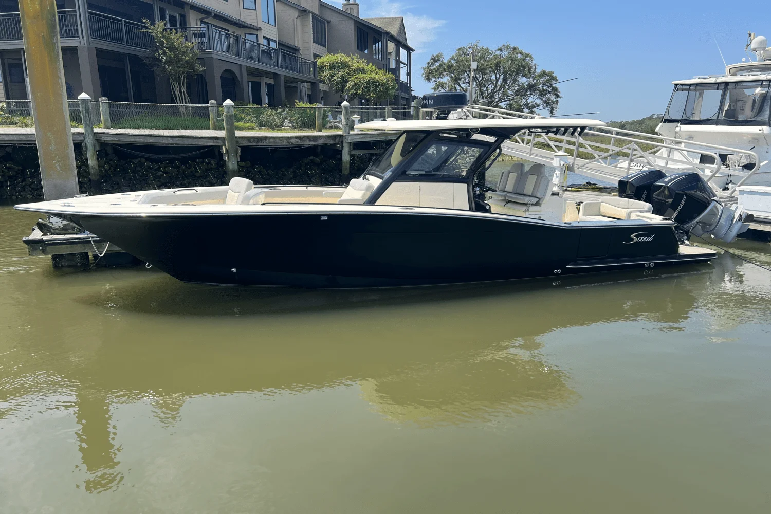 2022 Scout 305 LXF Image Thumbnail #0