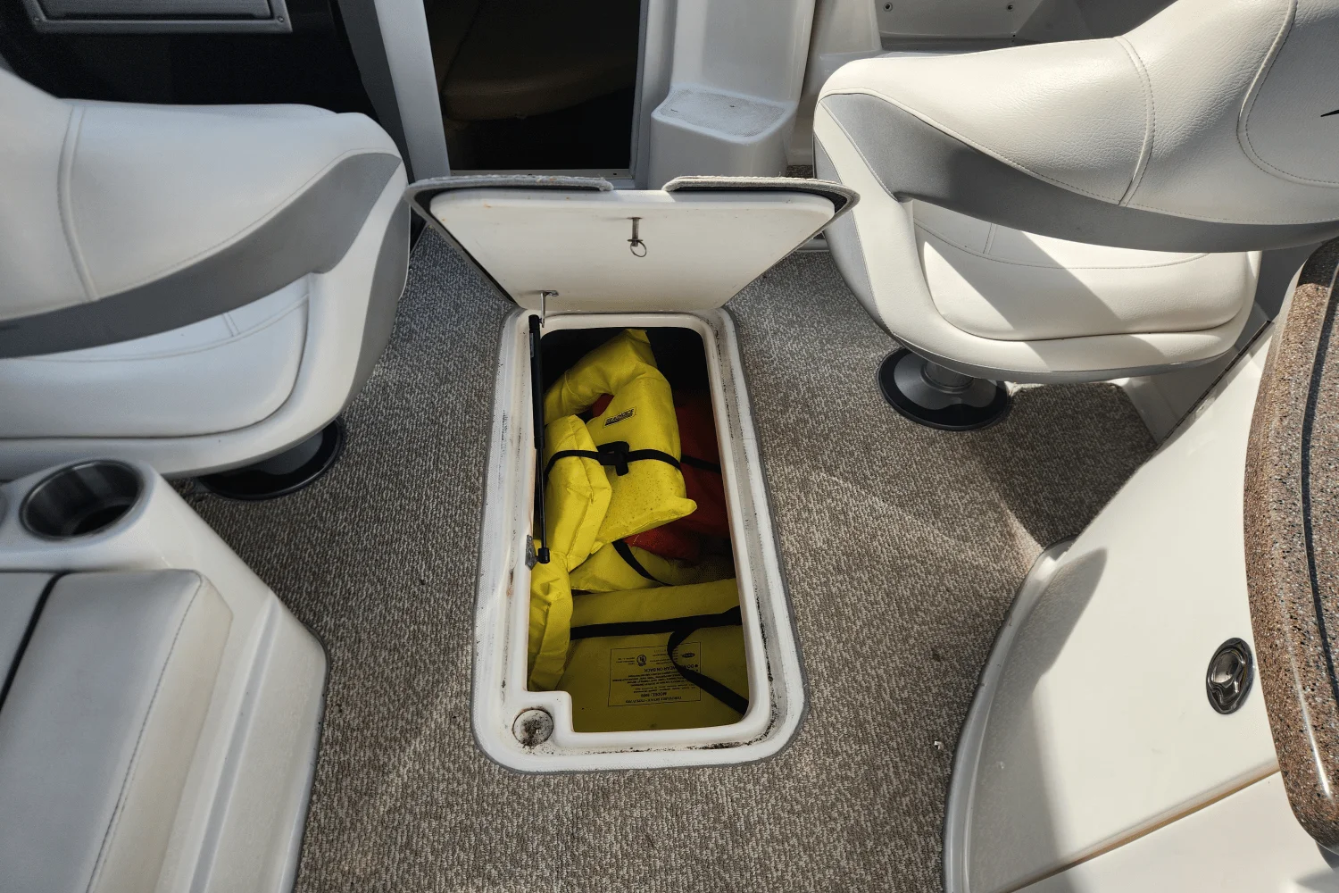 2013 Rinker 276 CC Image Thumbnail #24