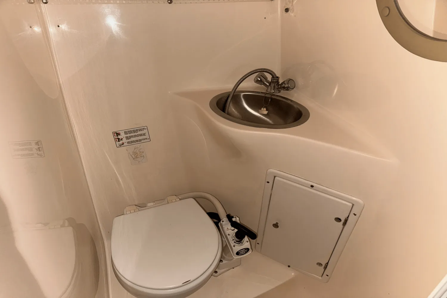 2004 Rinker 250 FIESTA VEE Image Thumbnail #10