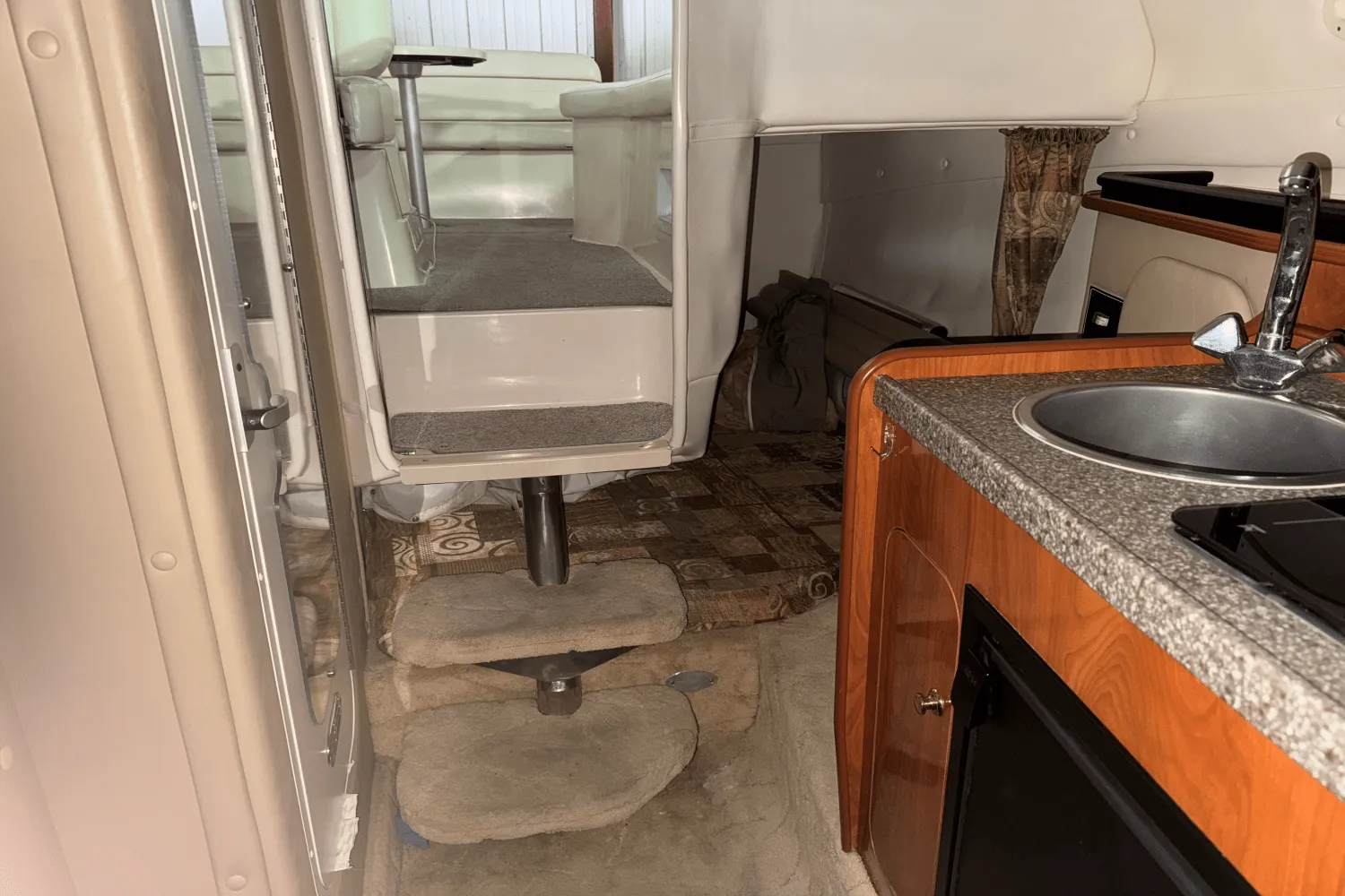 2004 Rinker 250 FIESTA VEE Image Thumbnail #9