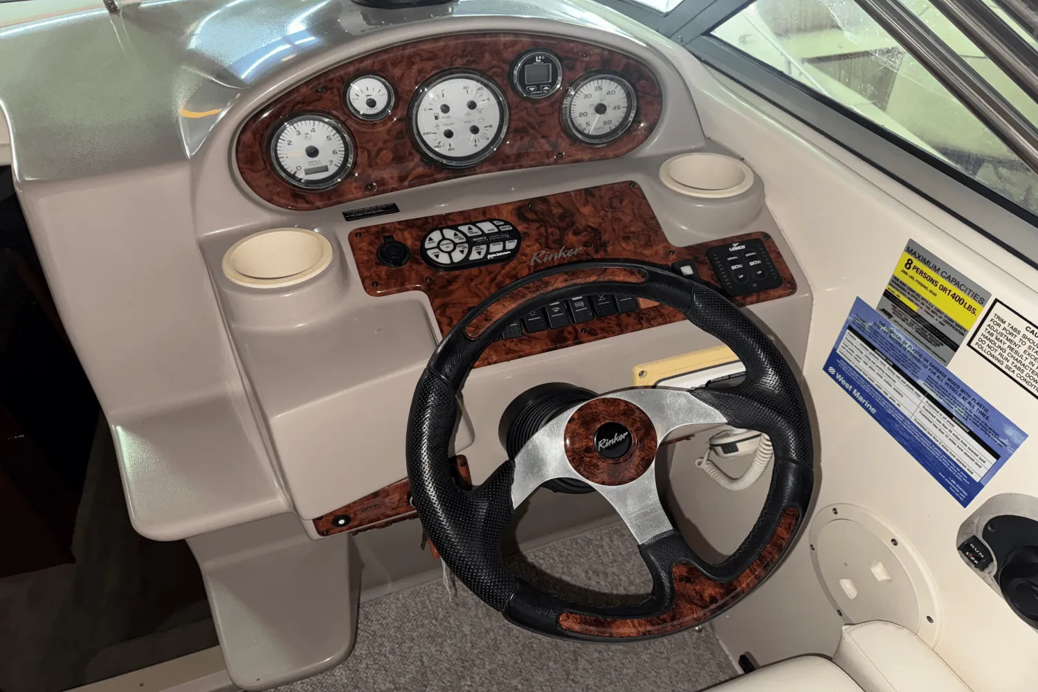 2004 Rinker 250 FIESTA VEE Image Thumbnail #6