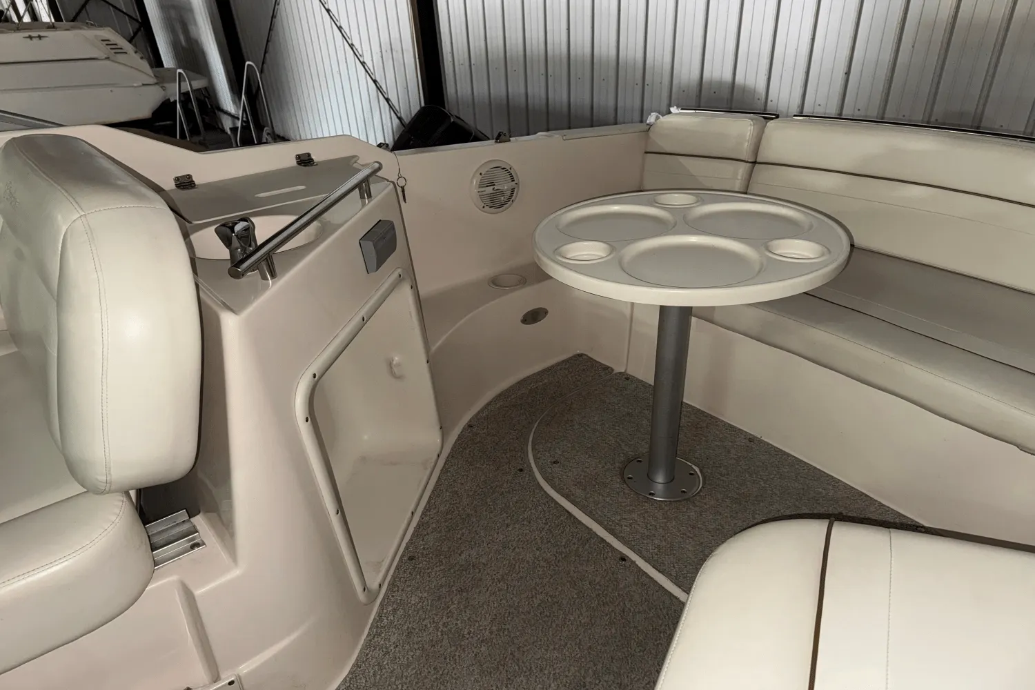 2004 Rinker 250 FIESTA VEE Image Thumbnail #3