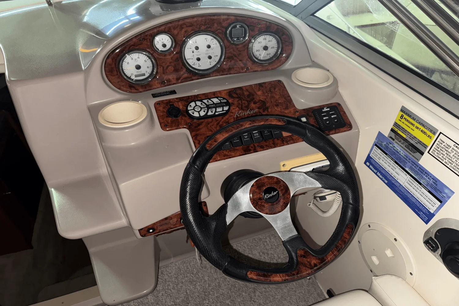 2004 Rinker 250 FIESTA VEE Image Thumbnail #6