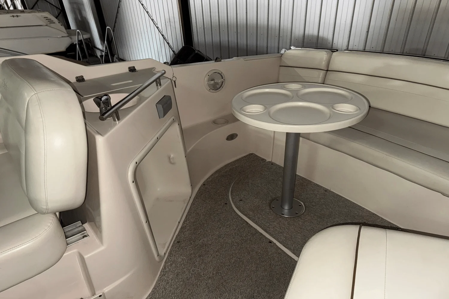 2004 Rinker 250 FIESTA VEE Image Thumbnail #3