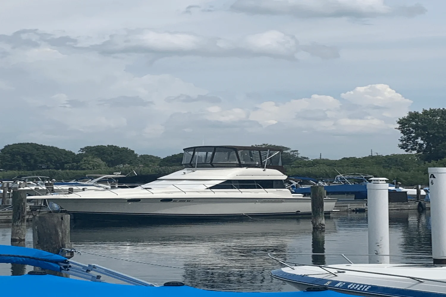 1990 Silverton 36 FLYBRIDGE Image Thumbnail #1