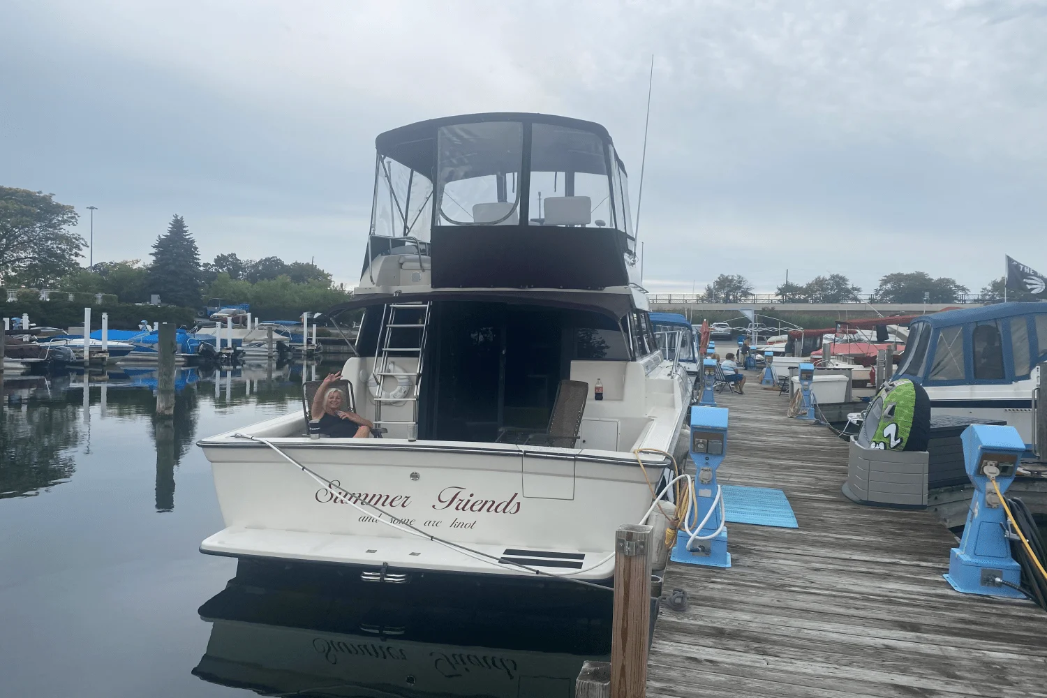 1990 Silverton 36 FLYBRIDGE Image Thumbnail #2