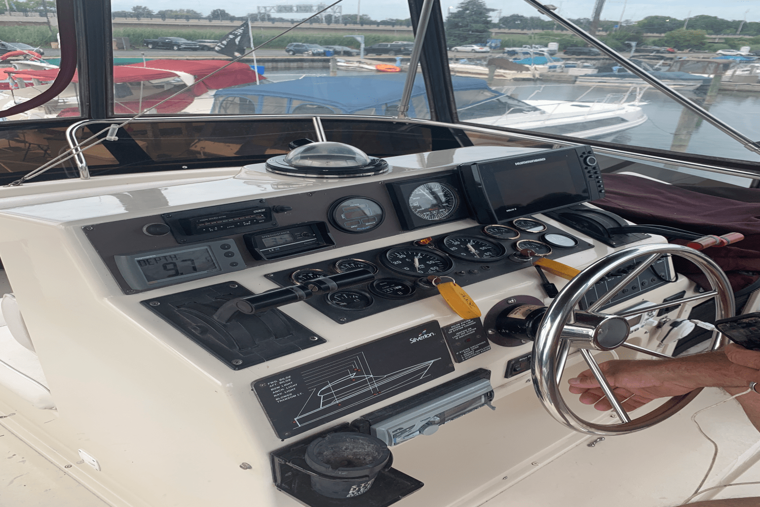 1990 Silverton 36 FLYBRIDGE Image Thumbnail #3