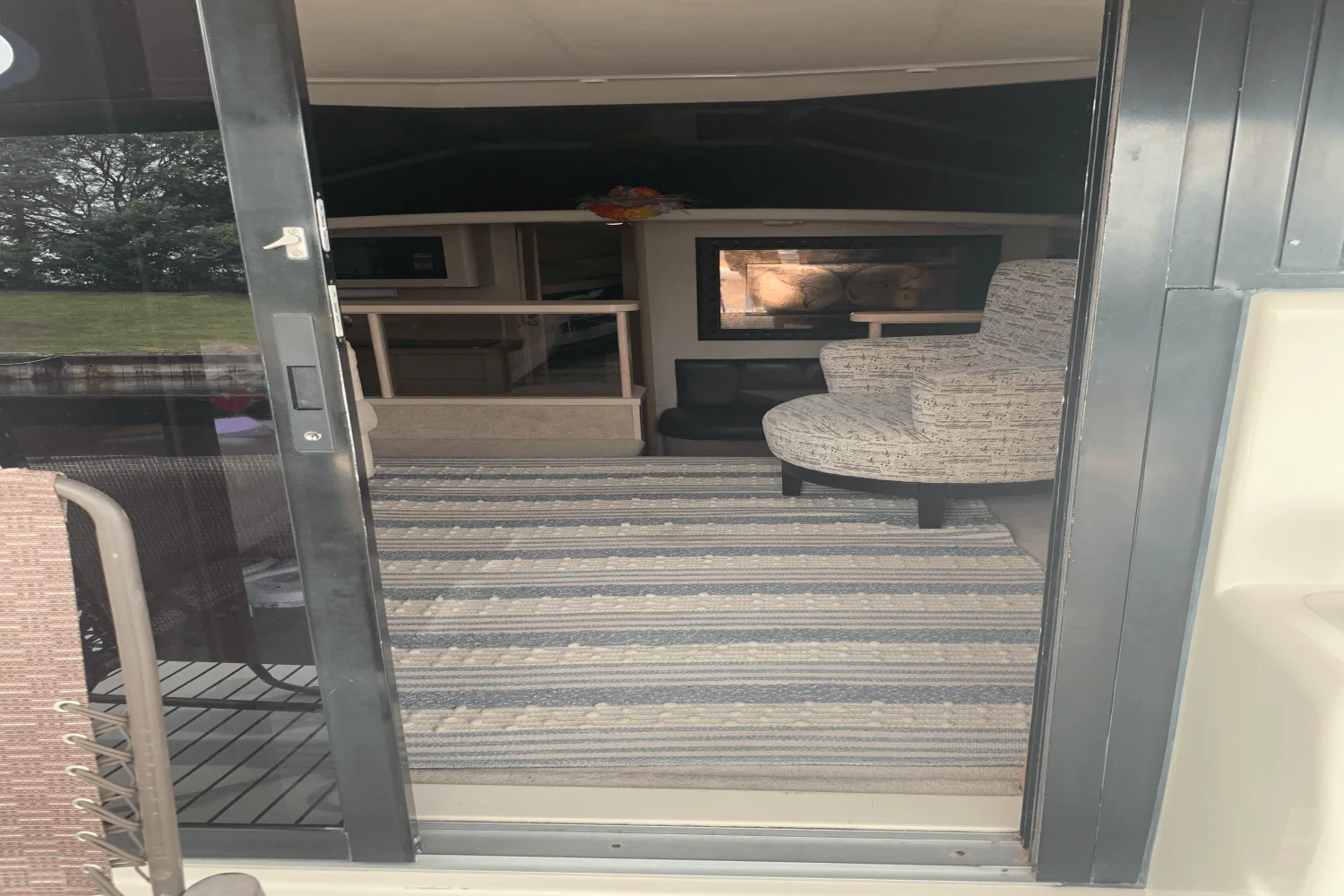 1990 Silverton 36 FLYBRIDGE Image Thumbnail #9