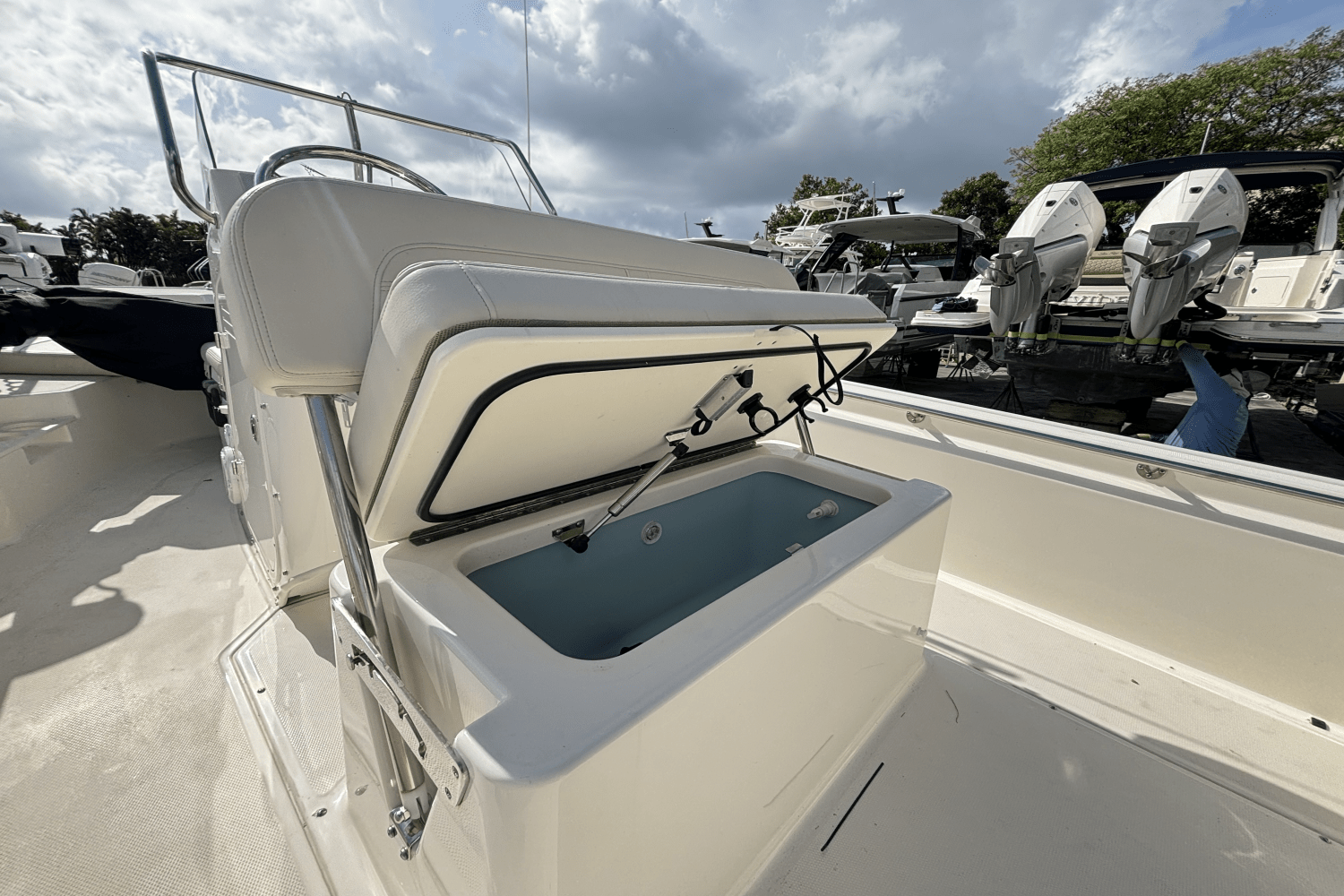 2025 Boston Whaler 170 Montauk Image Thumbnail #8