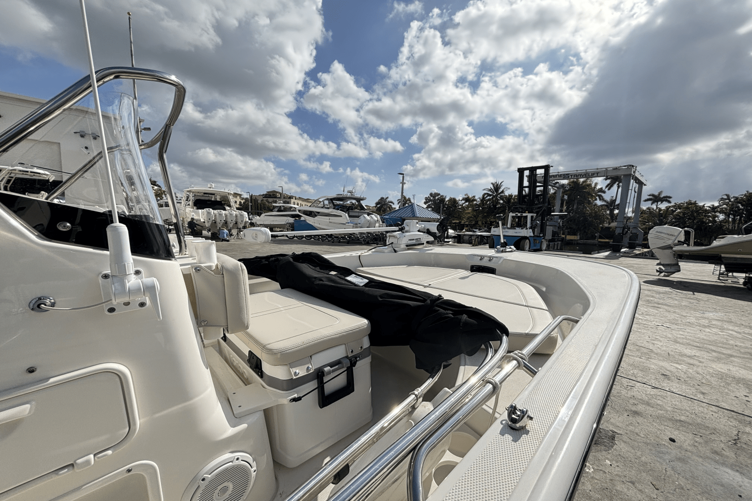 2025 Boston Whaler 170 Montauk Image Thumbnail #2