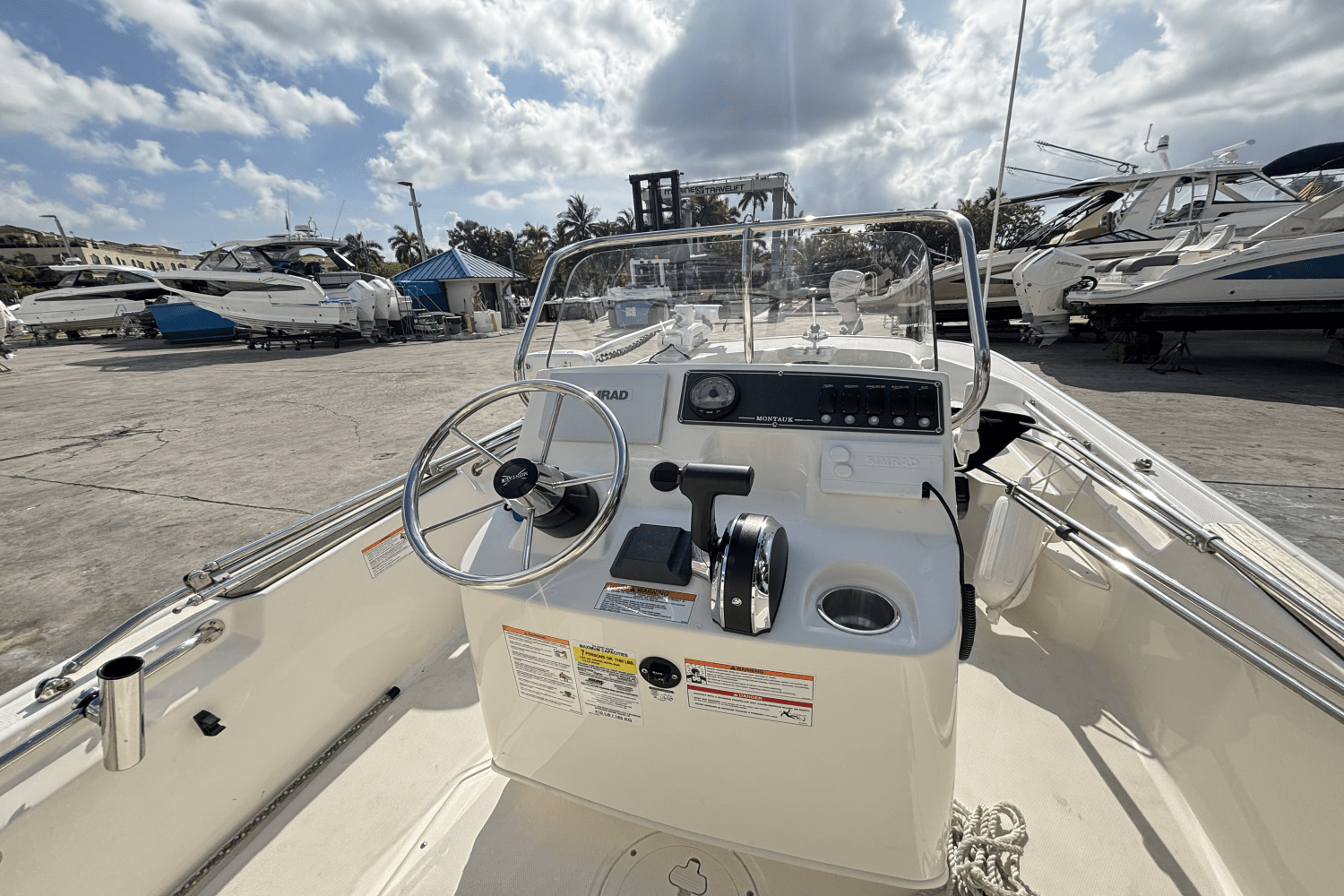 2025 Boston Whaler 170 Montauk Image Thumbnail #3