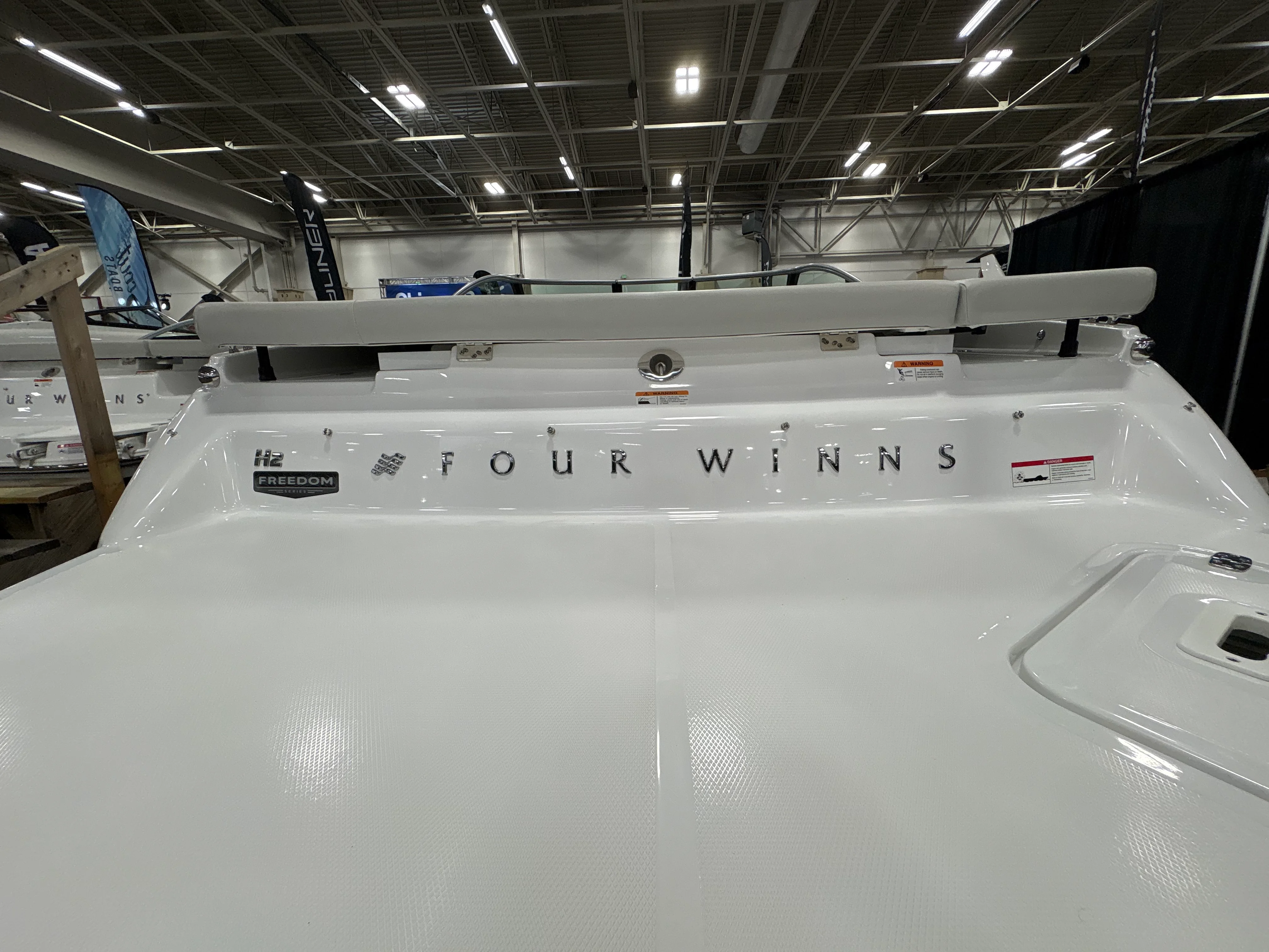 2026 Four Winns H2 - FREEDOM Image Thumbnail #20