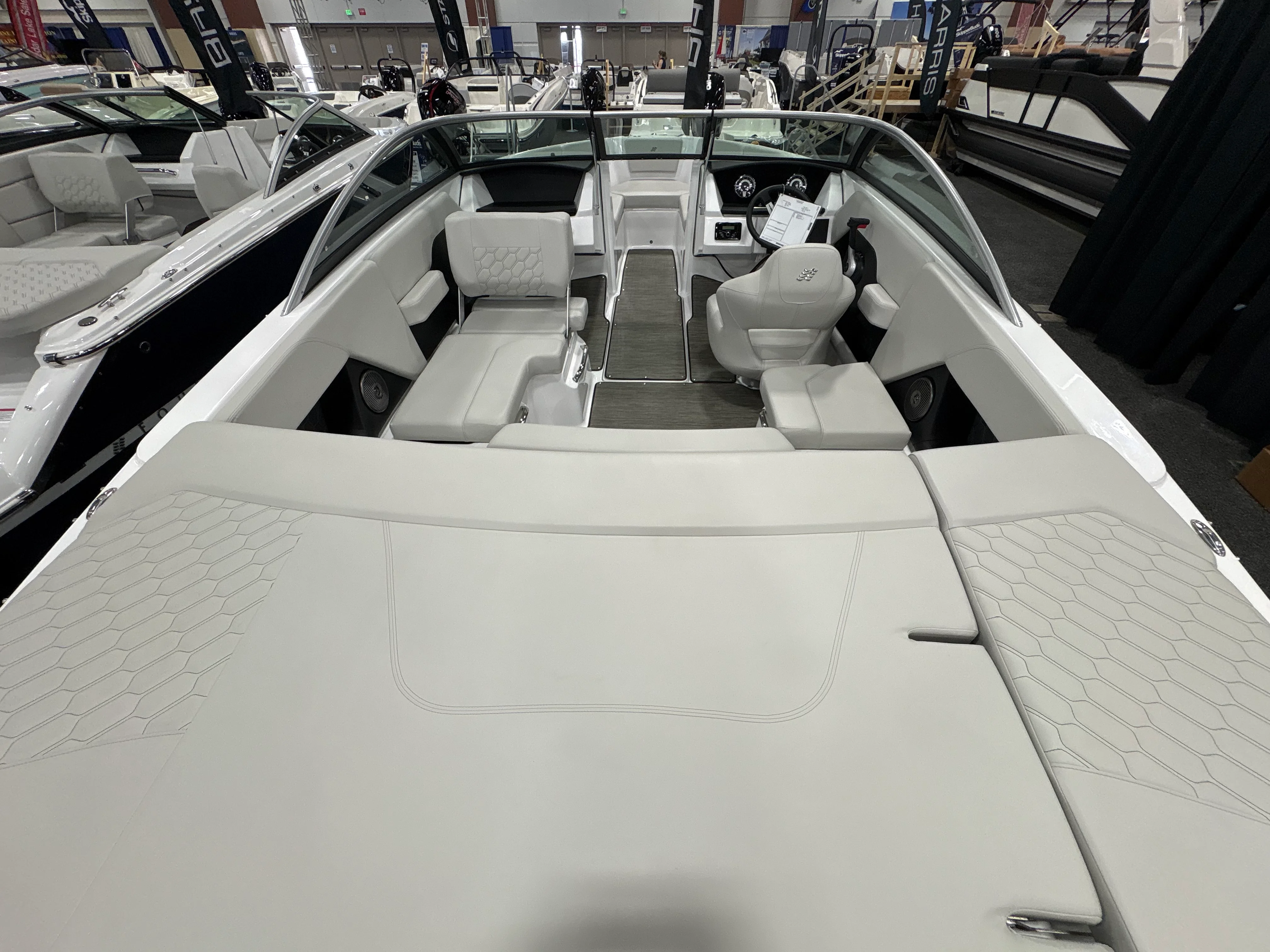 2026 Four Winns H2 - FREEDOM Image Thumbnail #22