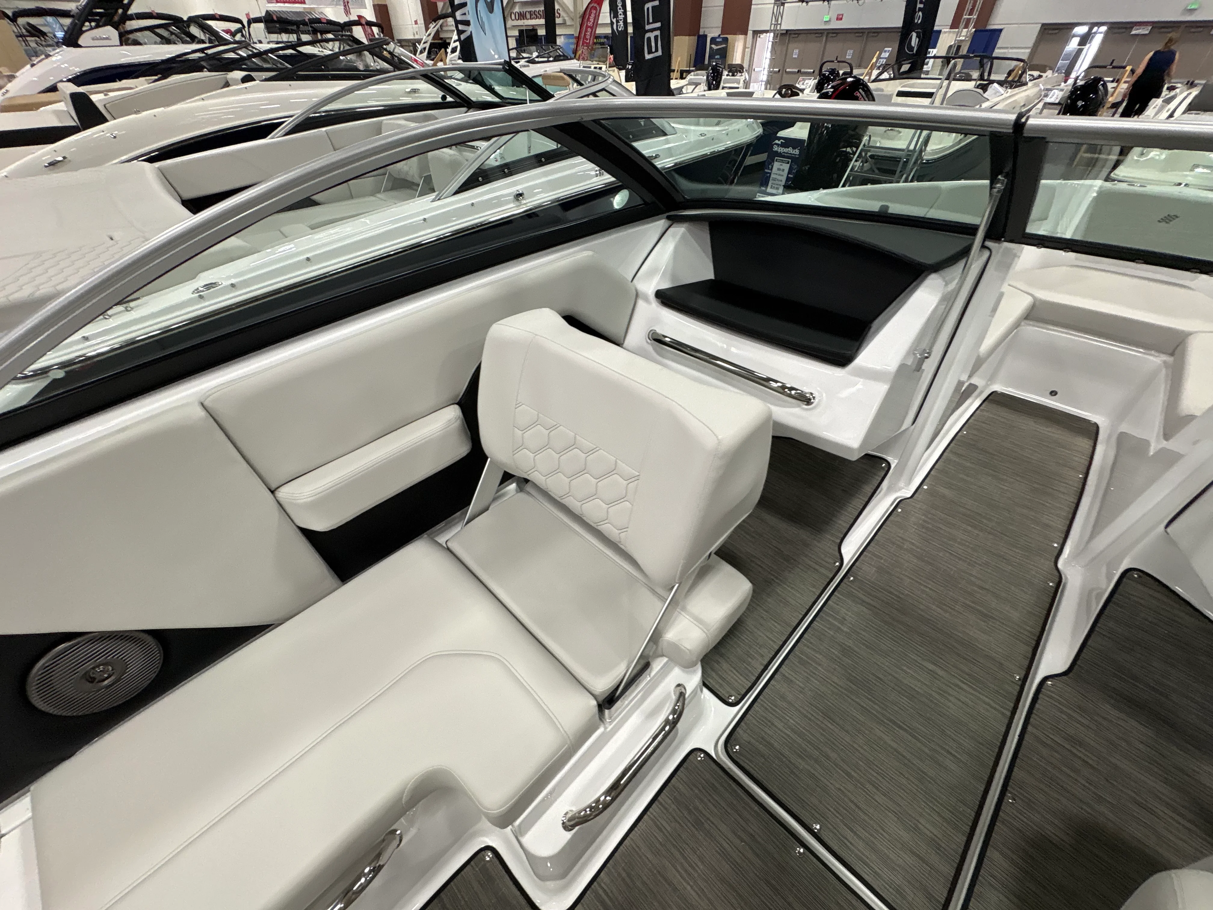 2026 Four Winns H2 - FREEDOM Image Thumbnail #28