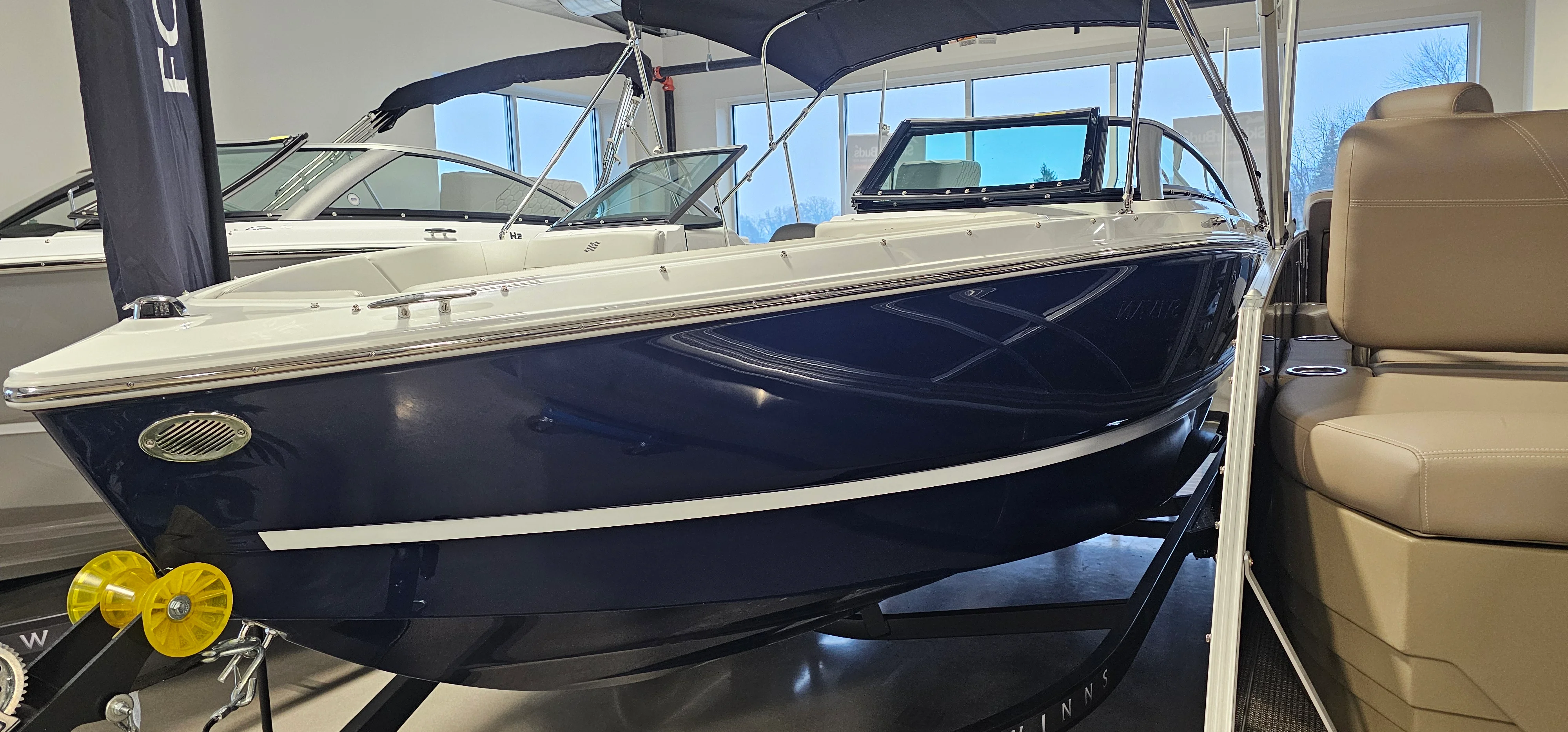 2026 Four Winns H1 - FREEDOM Image Thumbnail #1