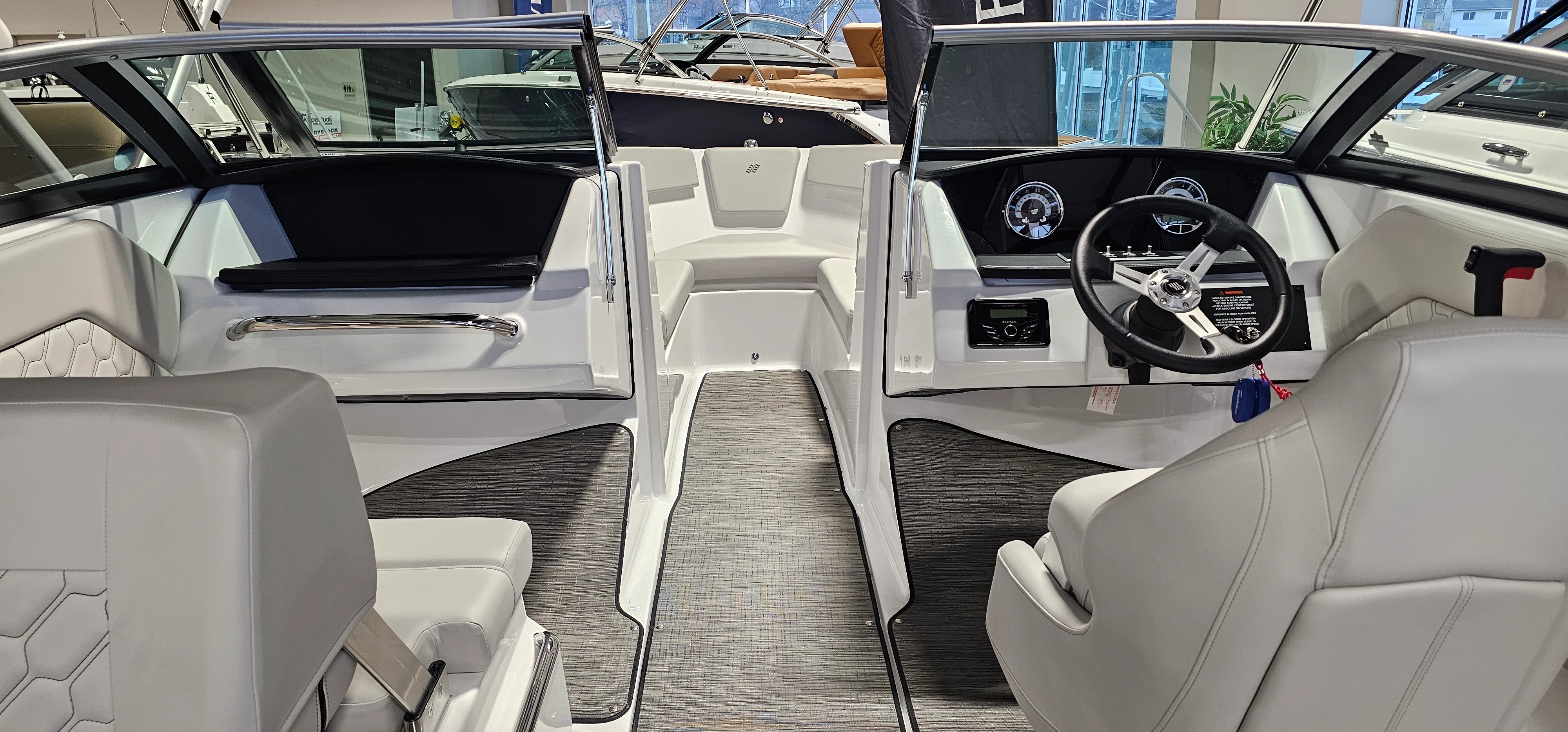 2026 Four Winns H1 - FREEDOM Image Thumbnail #4