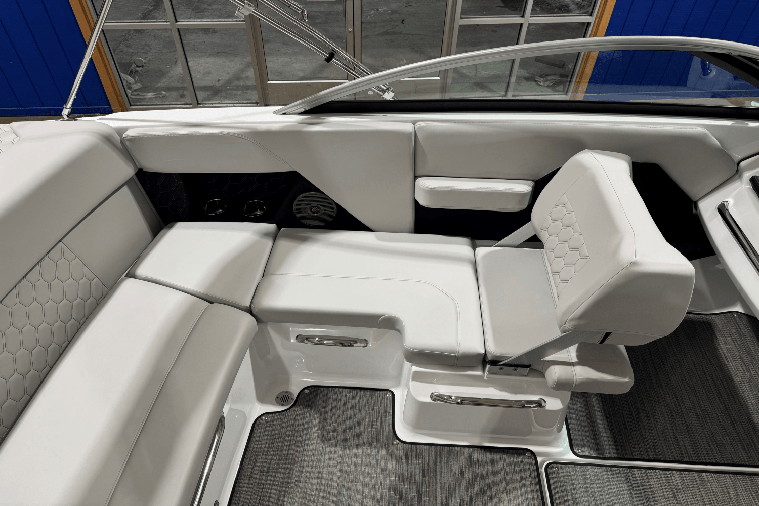 2026 Four Winns H2 - FREEDOM Image Thumbnail #4