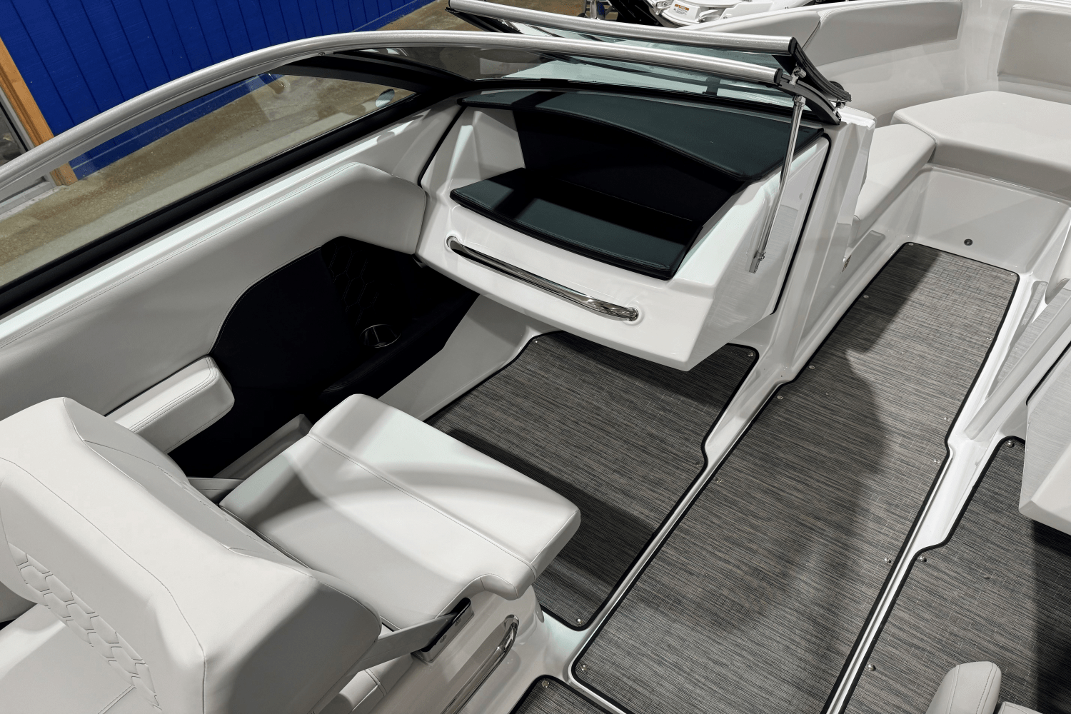 2026 Four Winns H2 - FREEDOM Image Thumbnail #5