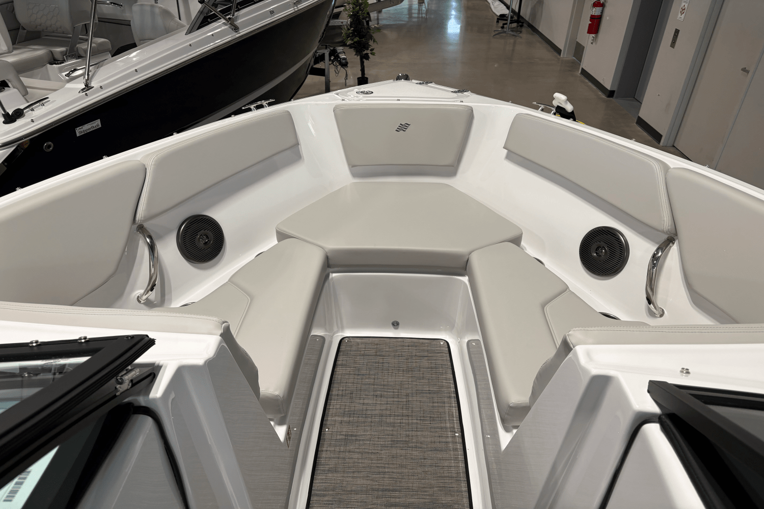 2026 Four Winns H2 - FREEDOM Image Thumbnail #2