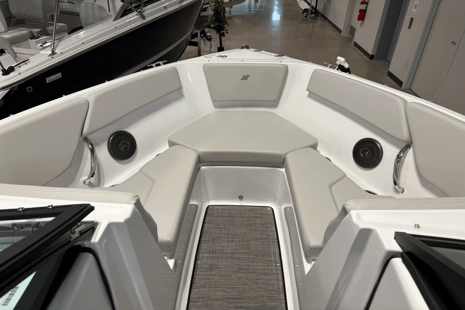 2026 Four Winns H2 - FREEDOM Image Thumbnail #2