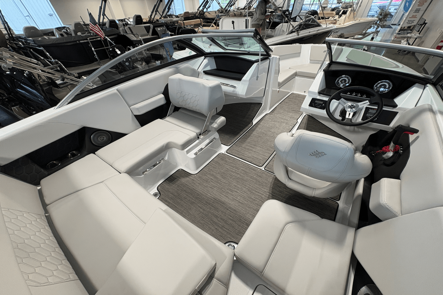 2026 Four Winns H2 - FREEDOM Image Thumbnail #12