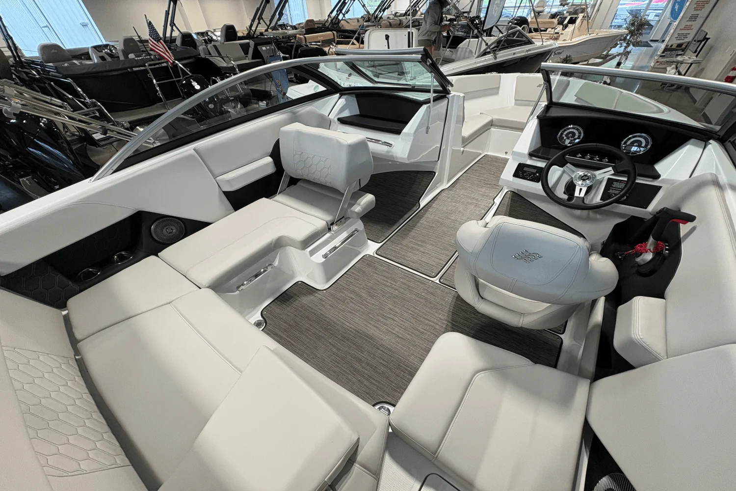 2026 Four Winns H2 - FREEDOM Image Thumbnail #12