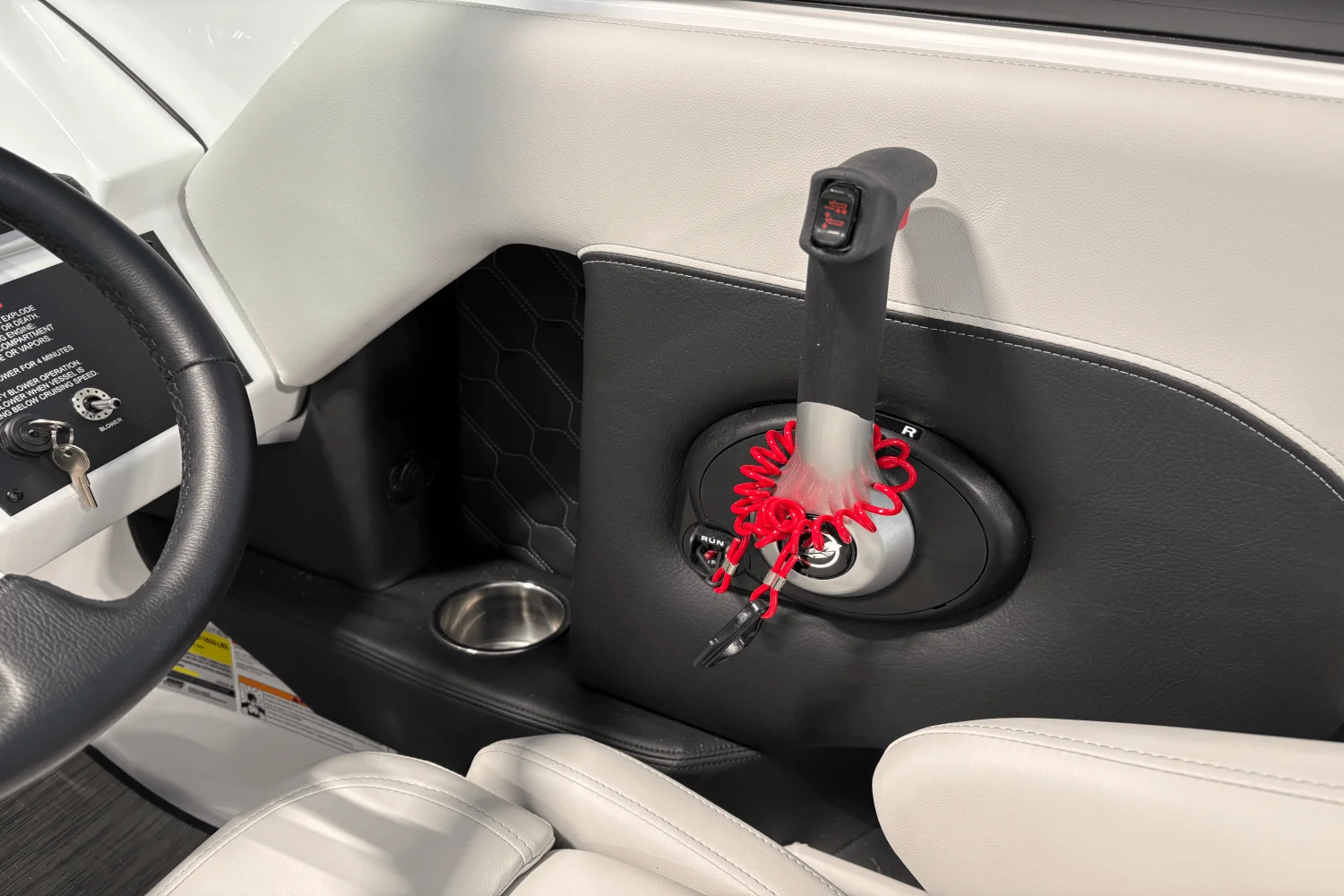 2026 Four Winns H2 - FREEDOM Image Thumbnail #8