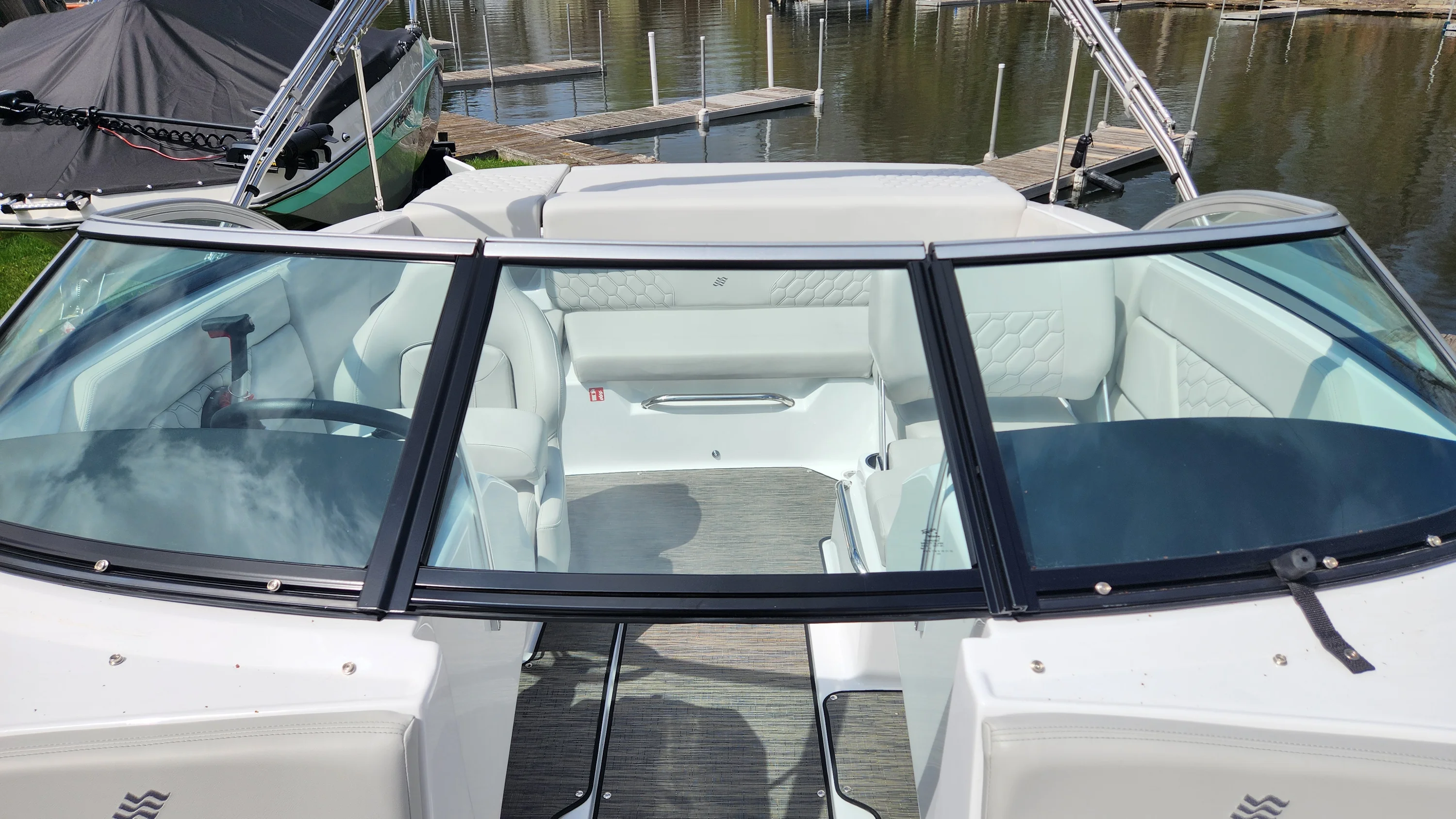 2026 Four Winns H1 - FREEDOM Image Thumbnail #43