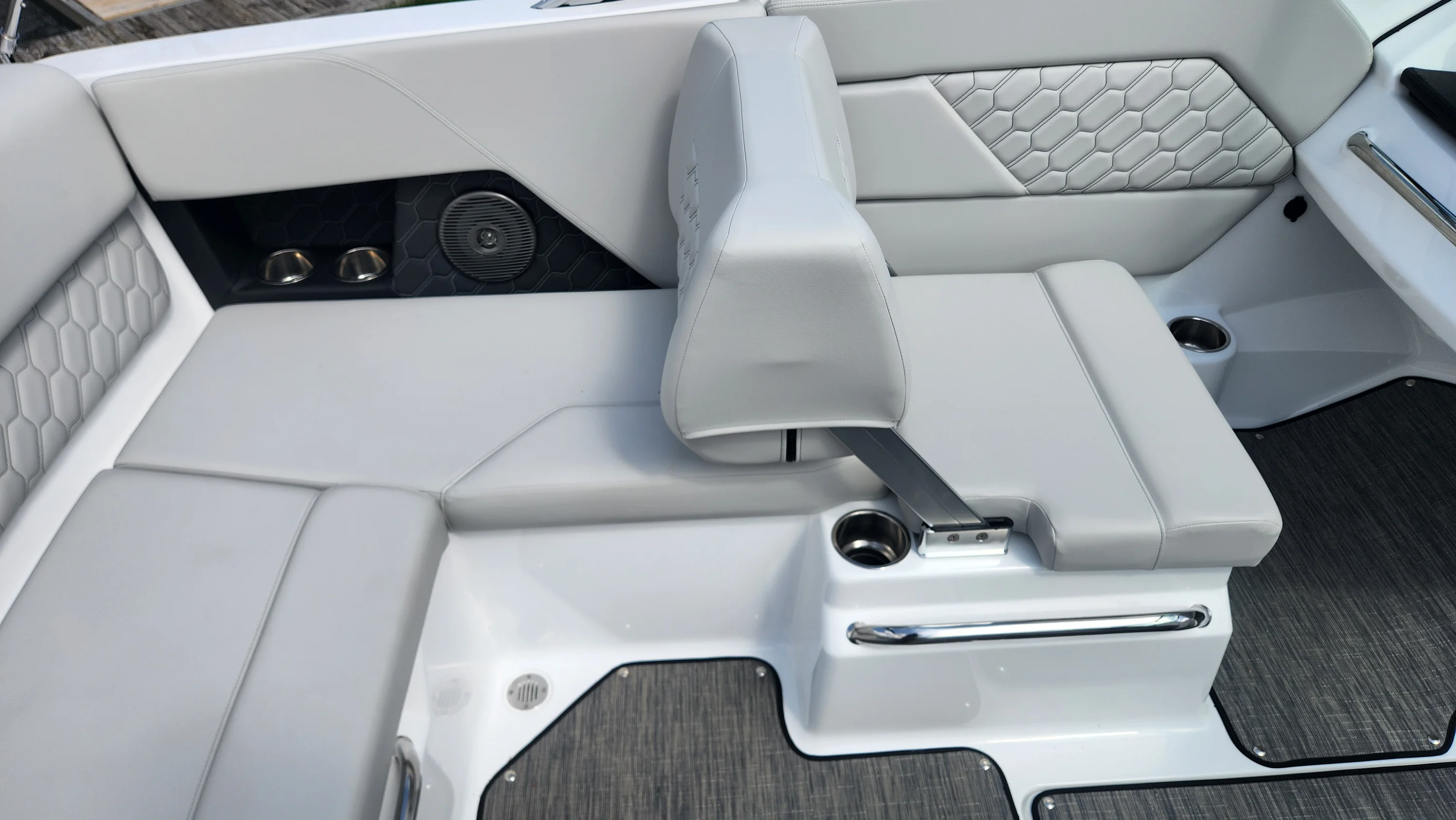 2026 Four Winns H1 - FREEDOM Image Thumbnail #17