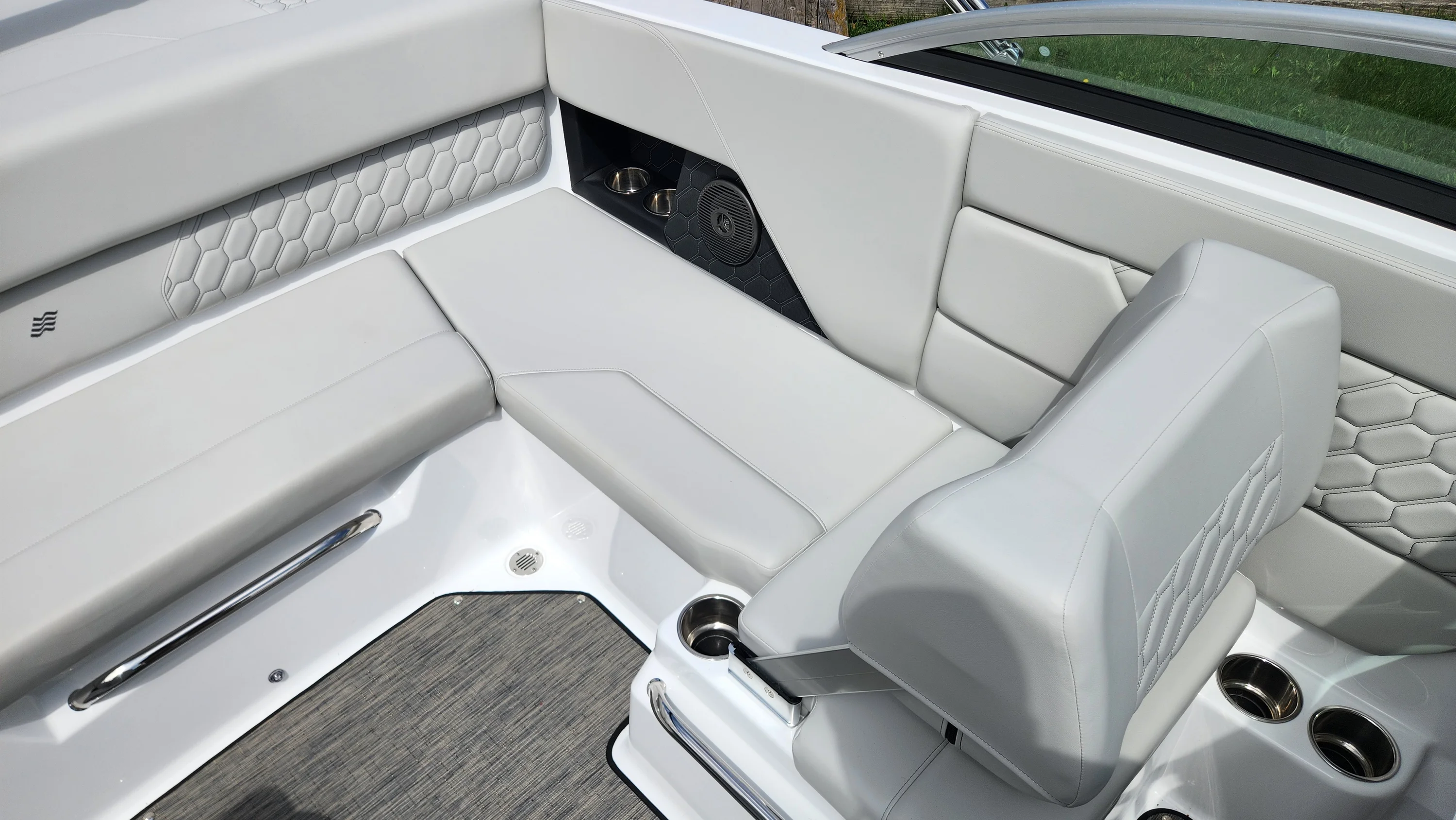 2026 Four Winns H1 - FREEDOM Image Thumbnail #40