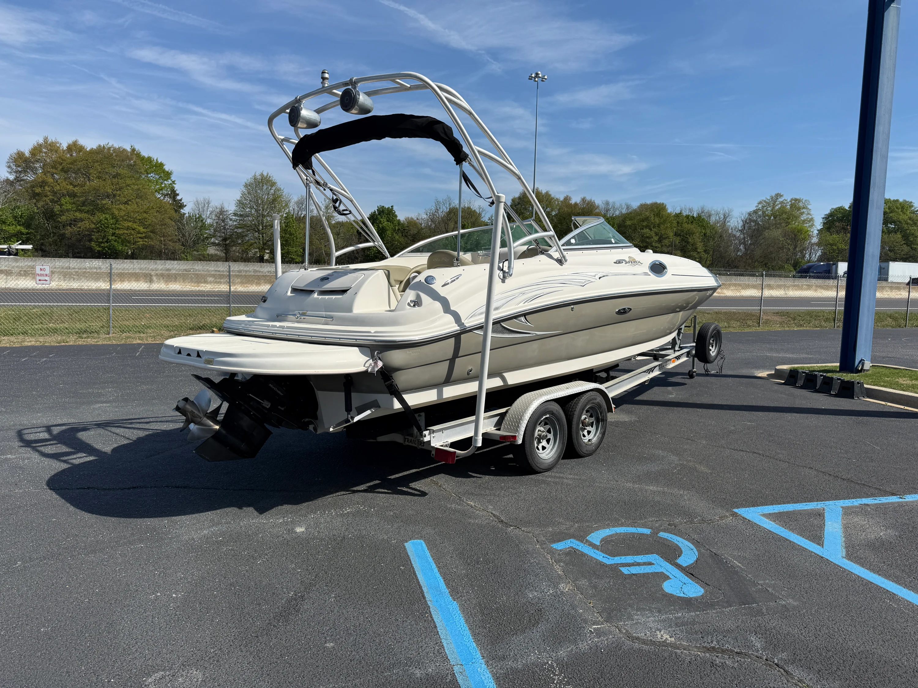 2005 Sea Ray 240 Sundeck Image Thumbnail #4