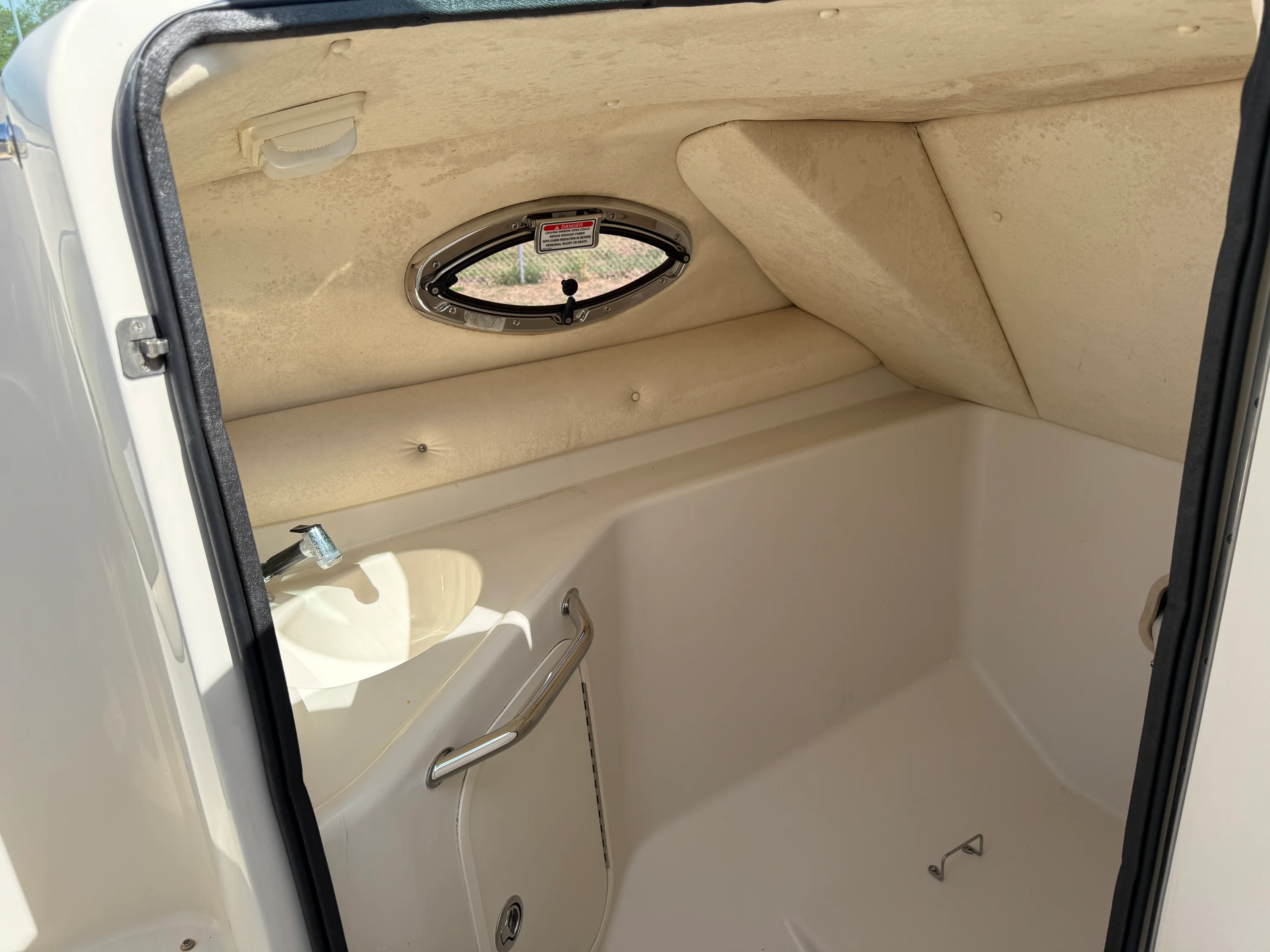 2005 Sea Ray 240 Sundeck Image Thumbnail #16