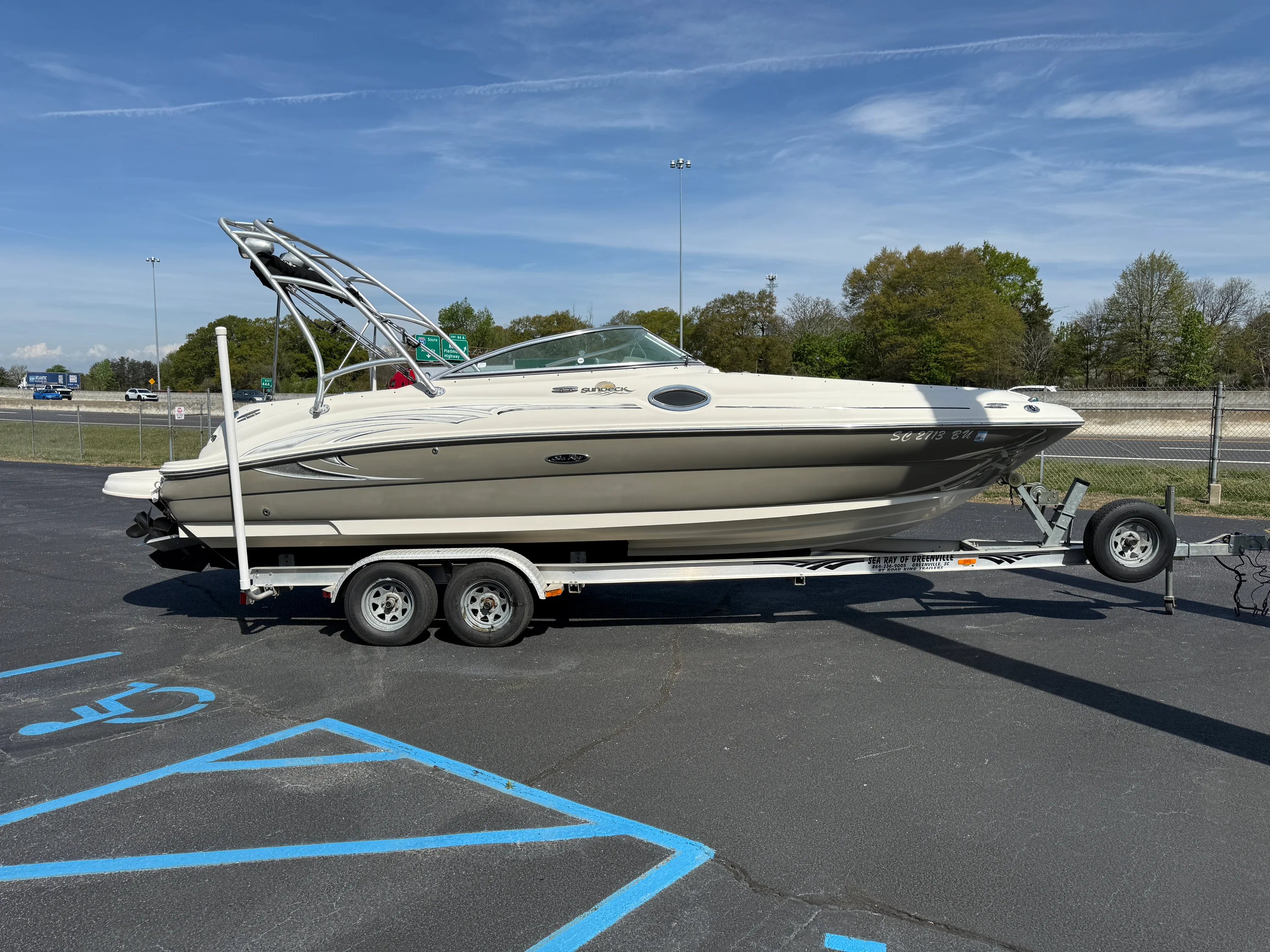 2005 Sea Ray 240 Sundeck Image Thumbnail #3