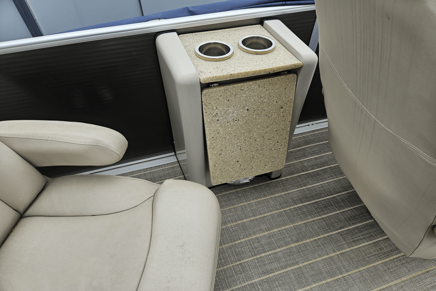 2016 Harris GRAND MARINER 230 Image Thumbnail #9