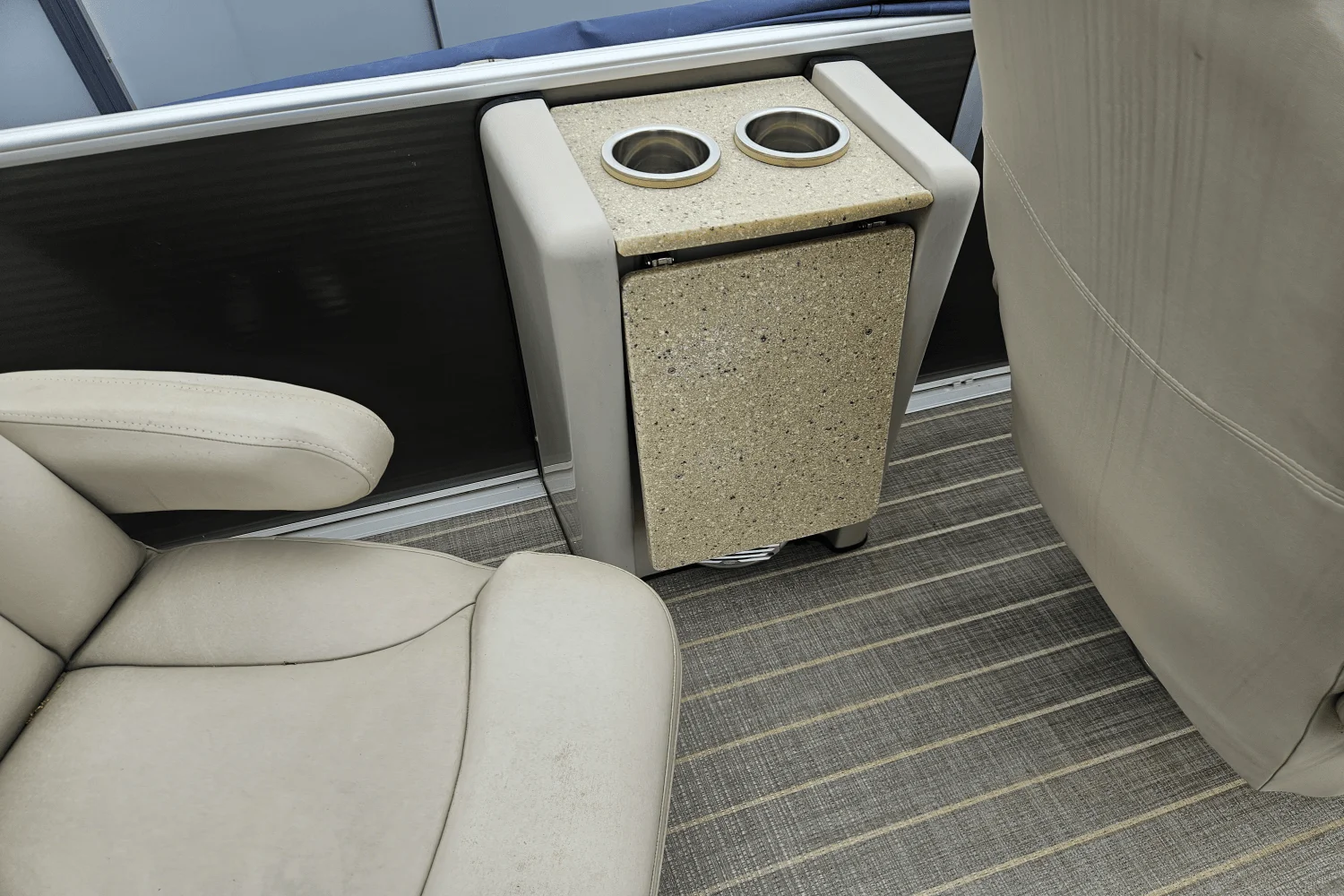 2016 Harris GRAND MARINER 230 Image Thumbnail #9