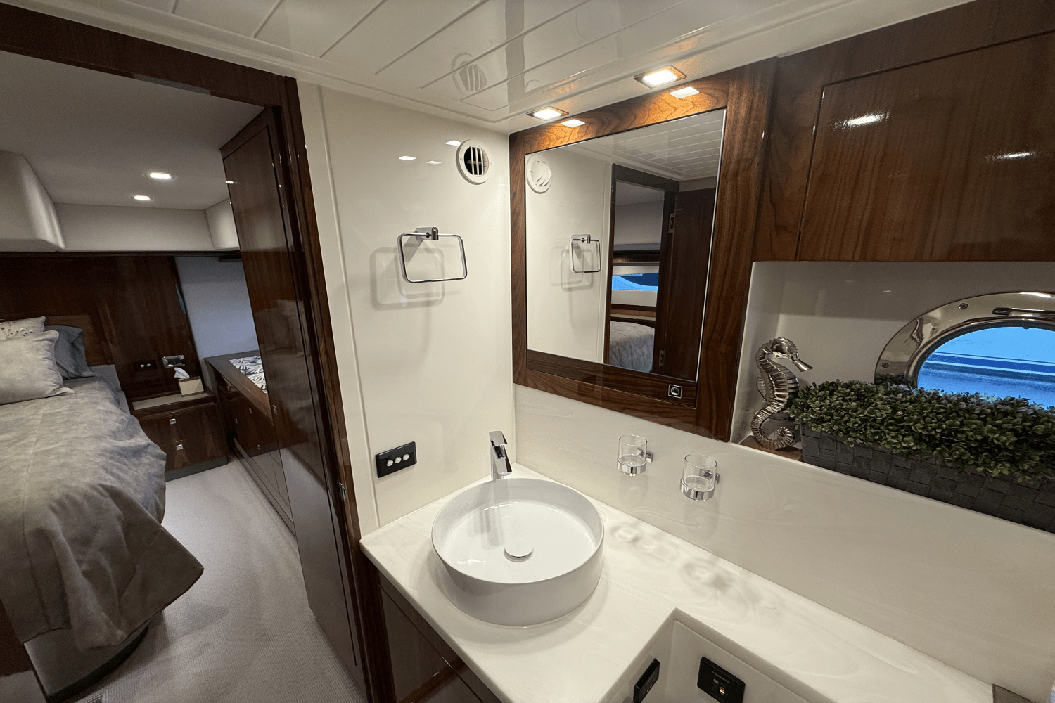 2022 Riviera 5400 Image Thumbnail #37