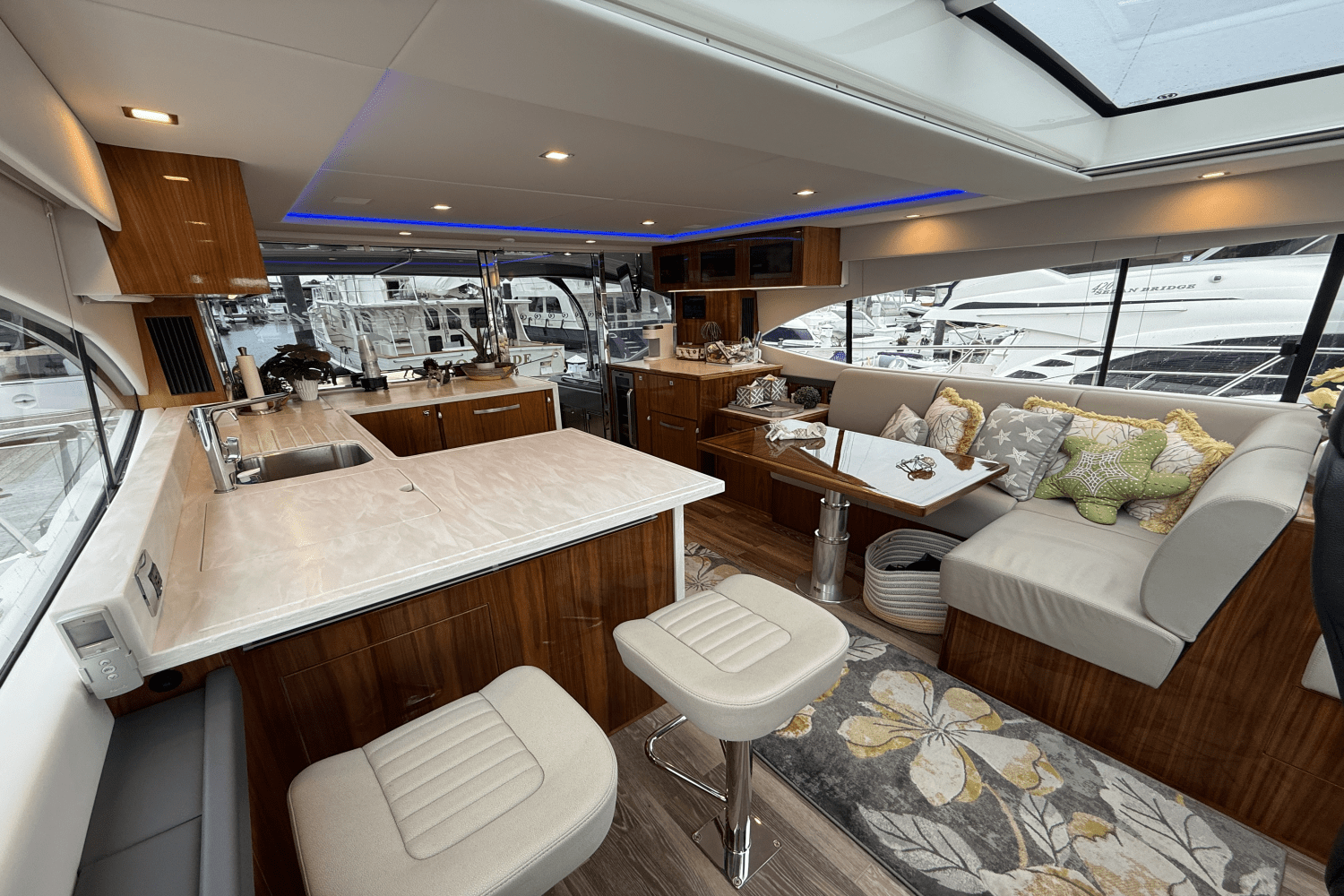 2022 Riviera 5400 Image Thumbnail #22