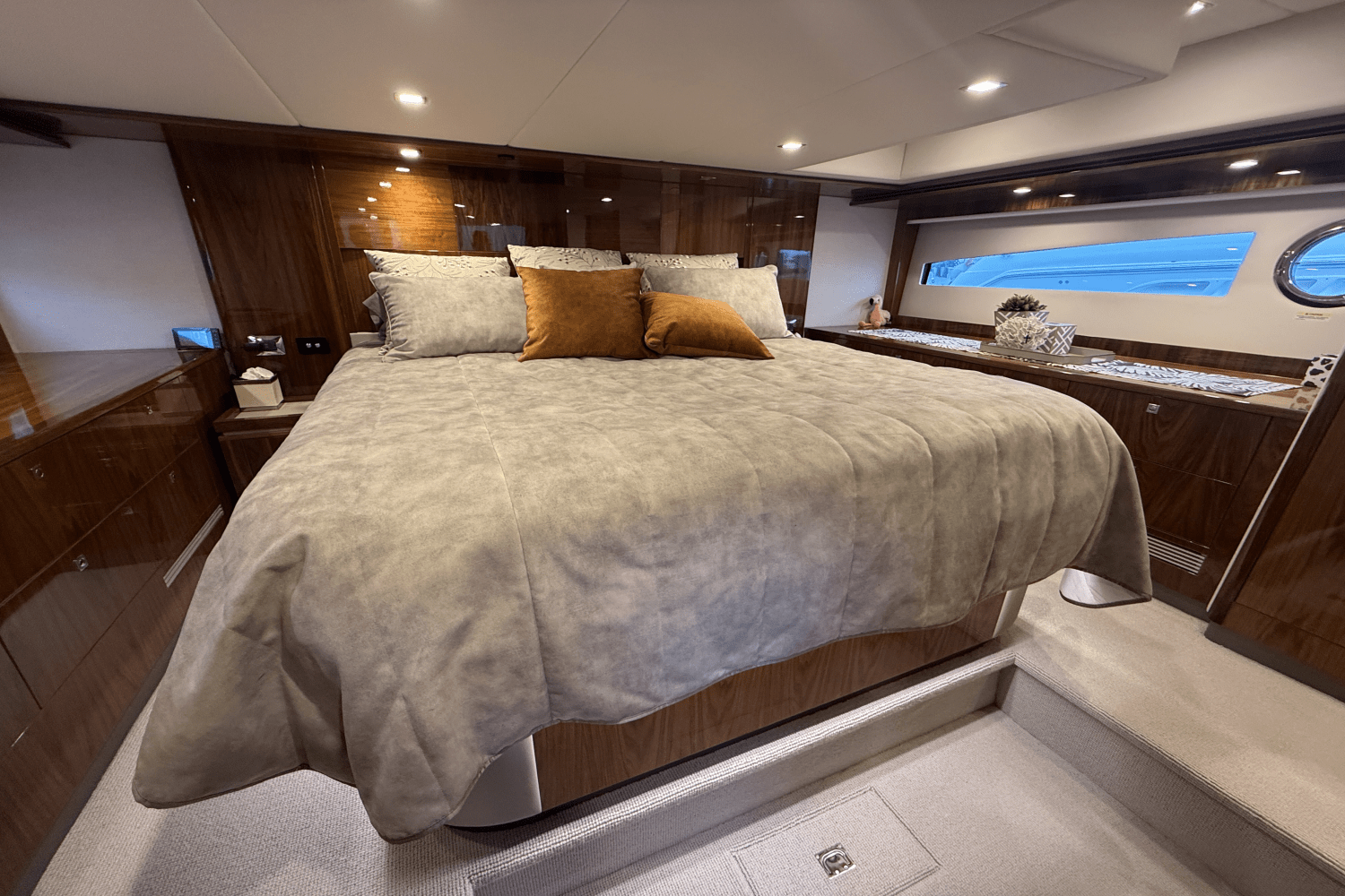 2022 Riviera 5400 Image Thumbnail #32