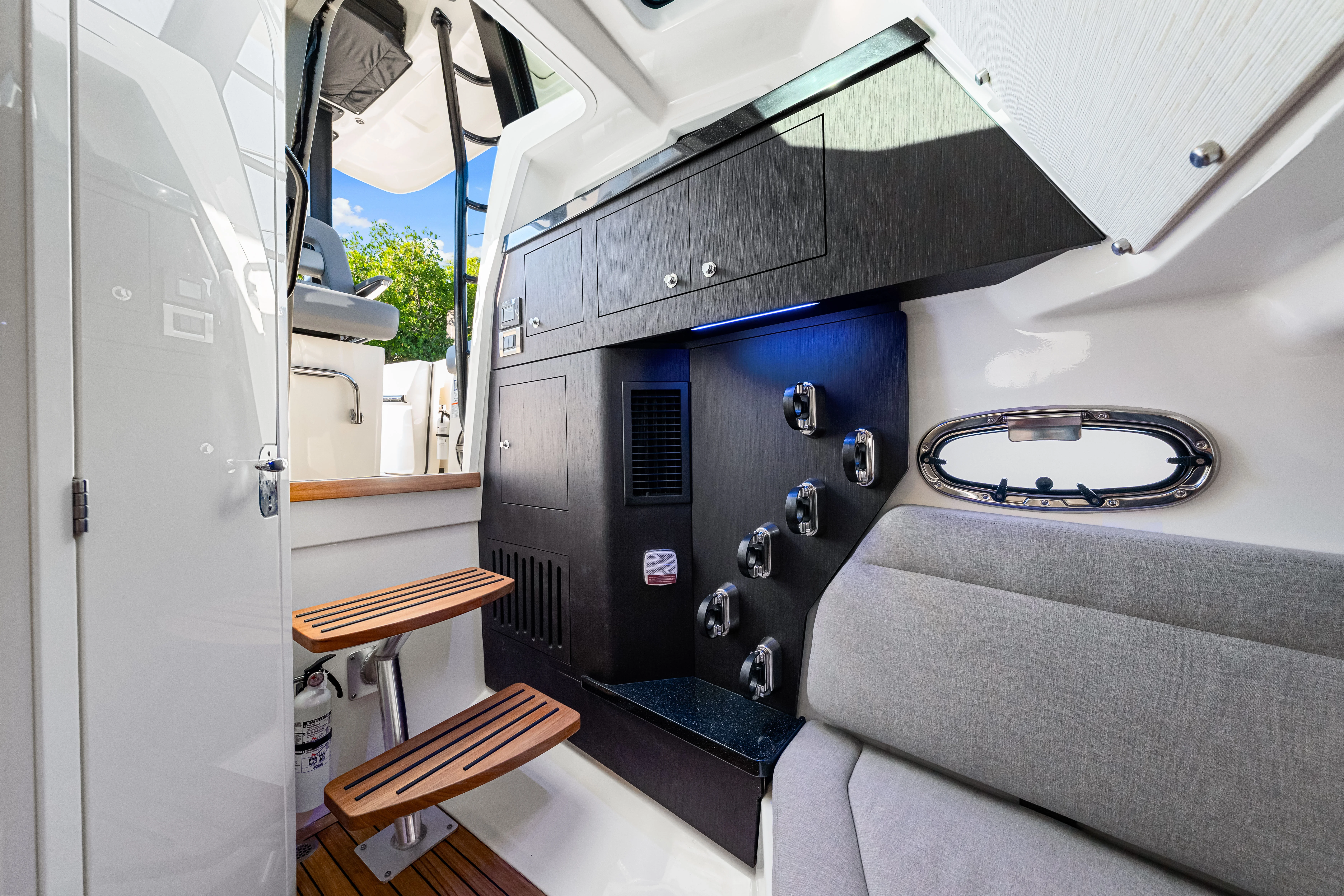 2026 Boston Whaler 380 Outrage Image Thumbnail #49