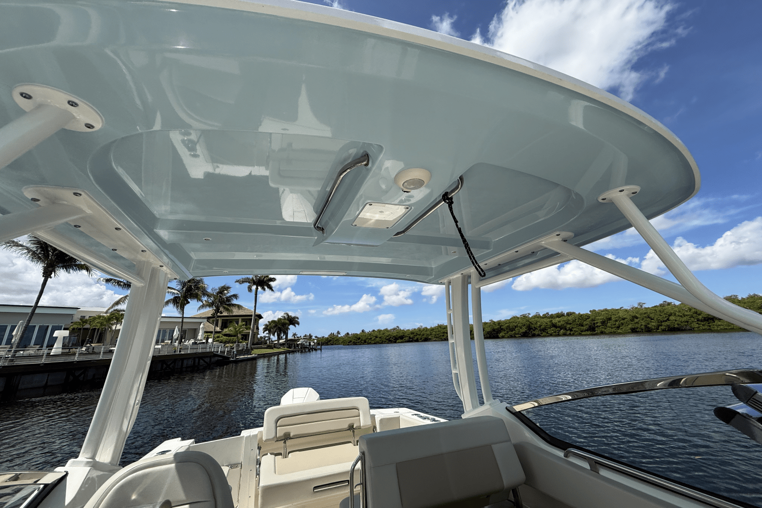 2023 Boston Whaler 240 VANTAGE Image Thumbnail #22