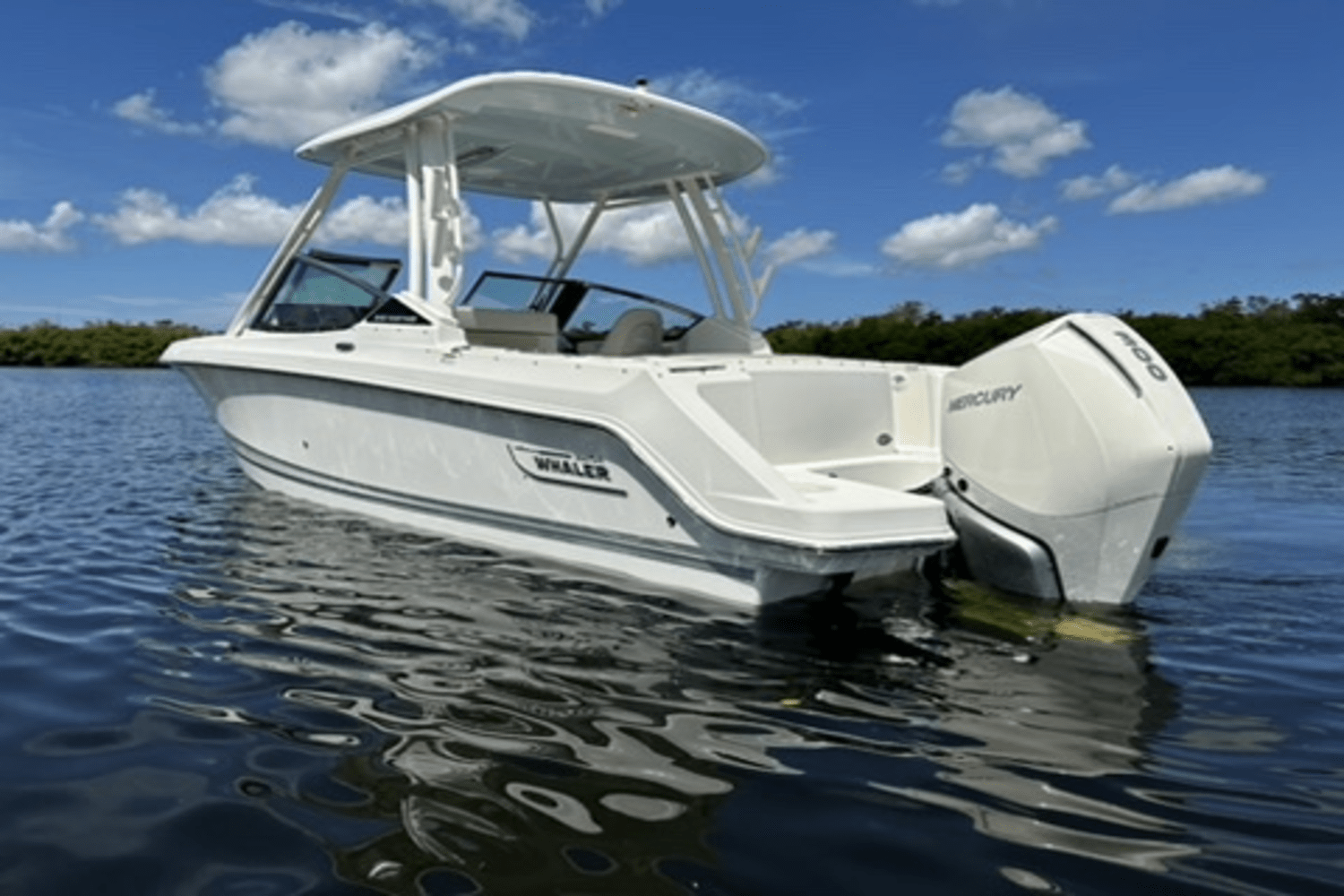 2023 Boston Whaler 240 VANTAGE Image Thumbnail #2