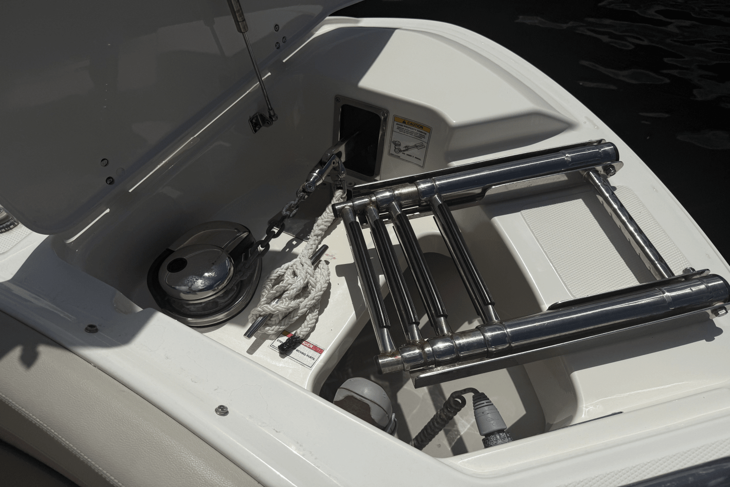 2023 Boston Whaler 240 VANTAGE Image Thumbnail #7