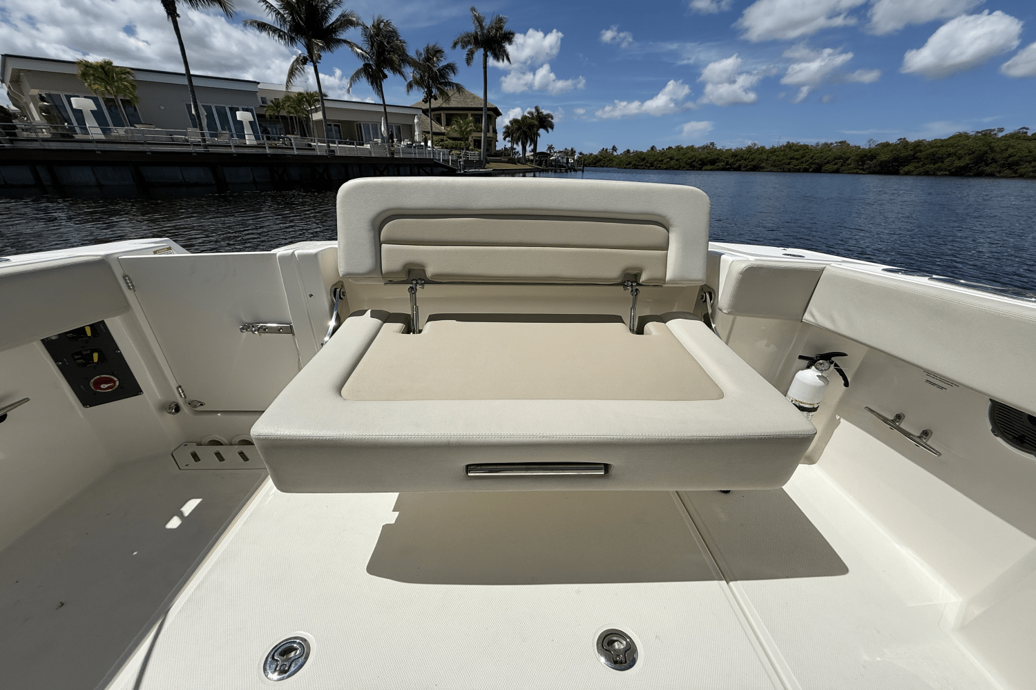 2023 Boston Whaler 240 VANTAGE Image Thumbnail #23