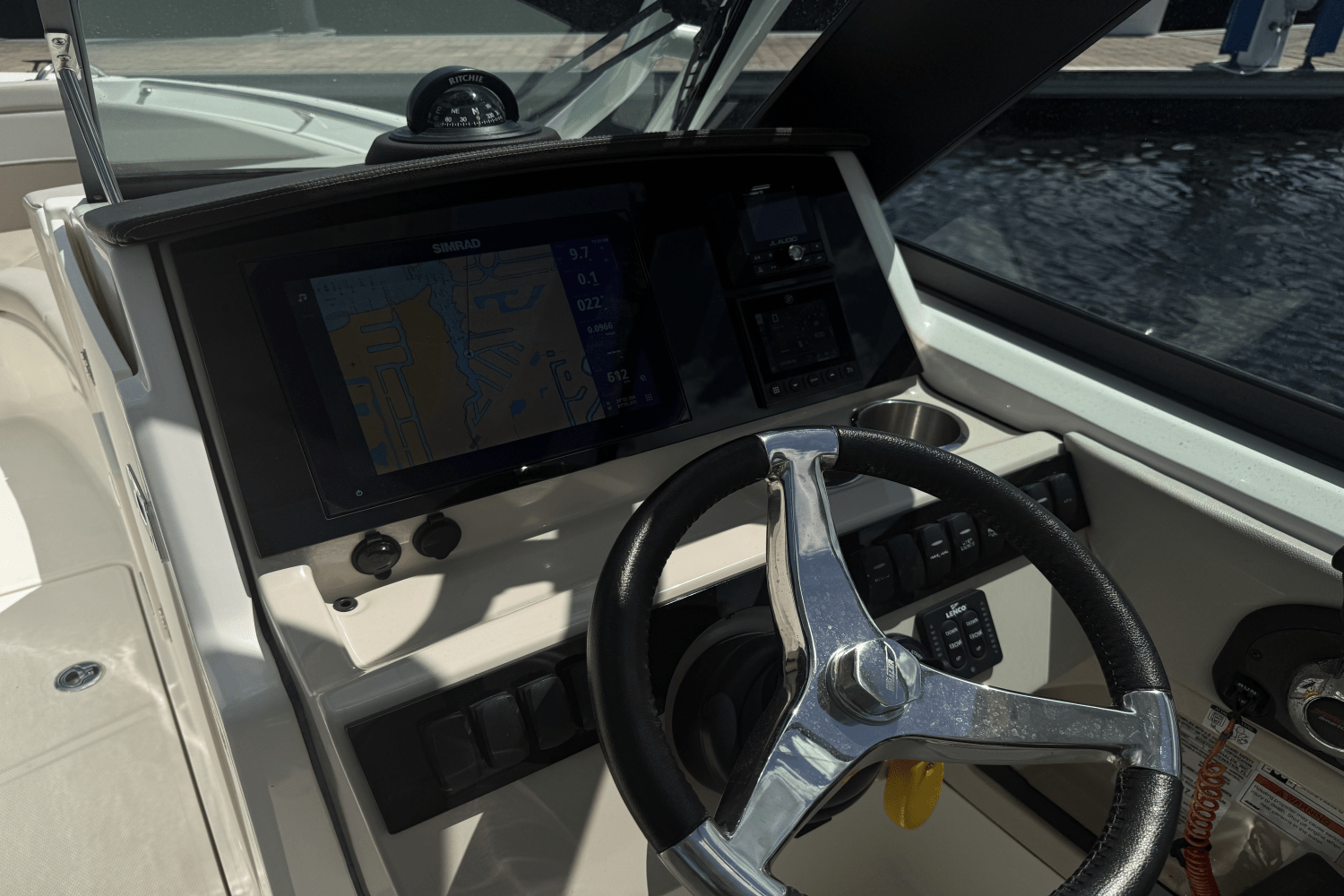 2023 Boston Whaler 240 VANTAGE Image Thumbnail #12